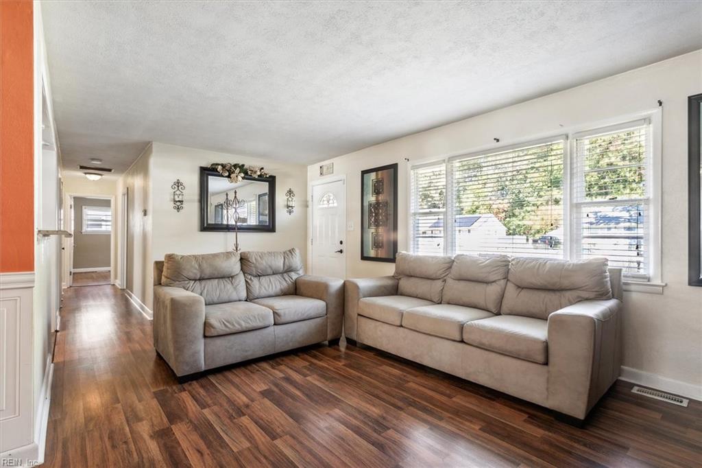 208 Woodhaven RD