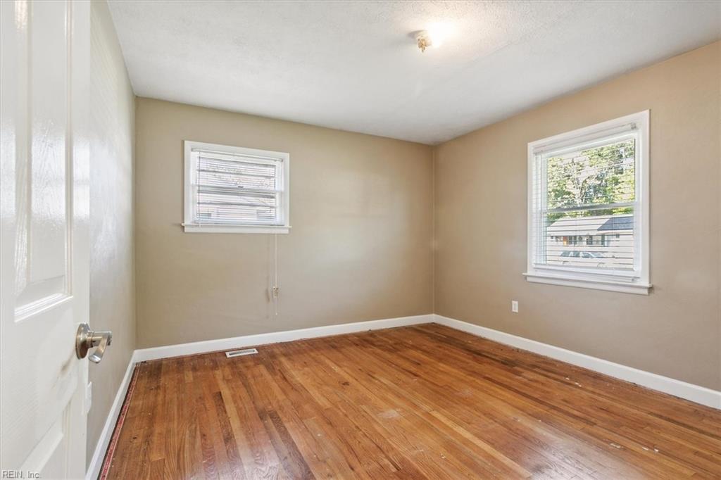 208 Woodhaven RD