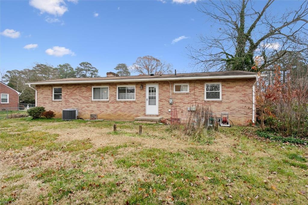 411 Eastwood DR