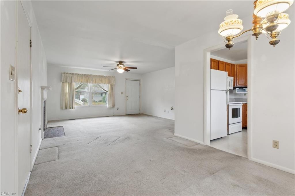 411 Eastwood DR