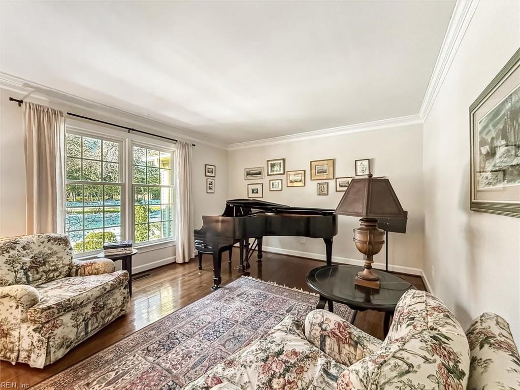 203 Woodbine DR