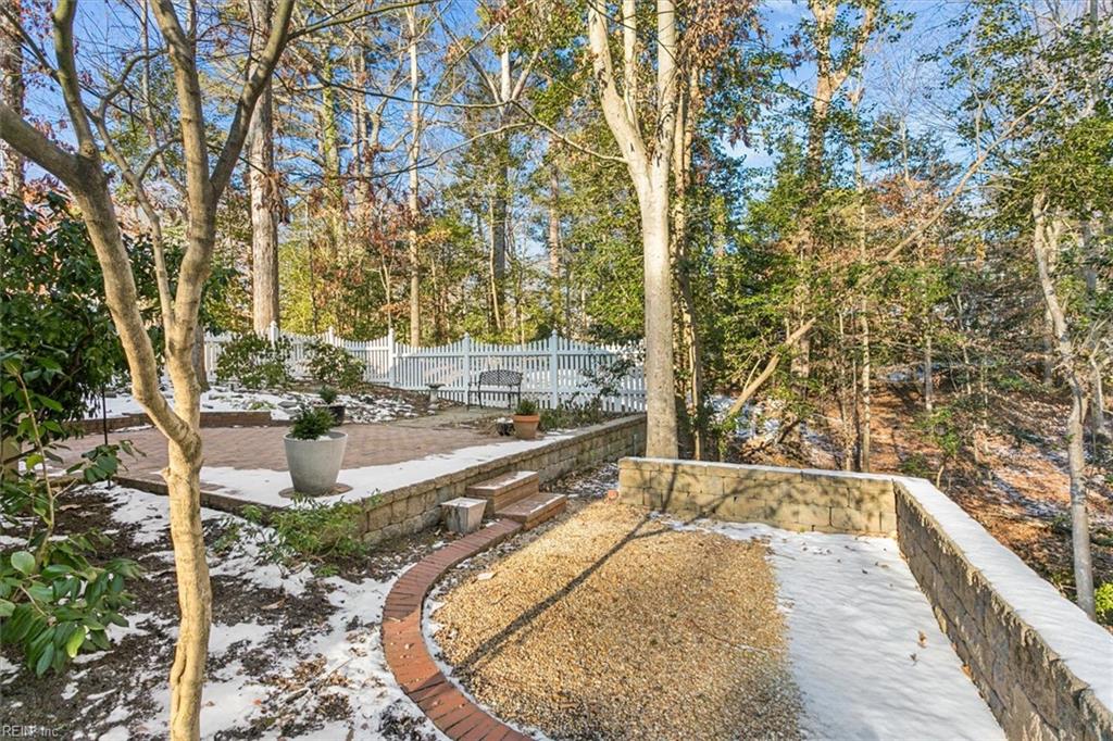 203 Woodbine DR