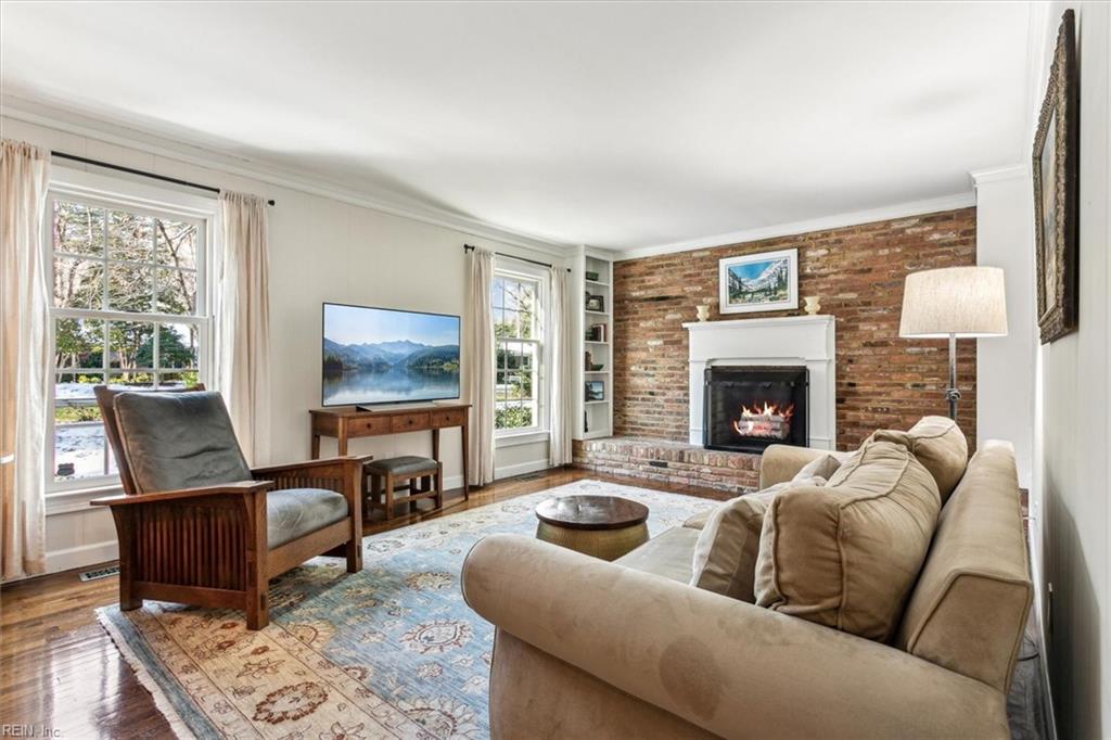 203 Woodbine DR