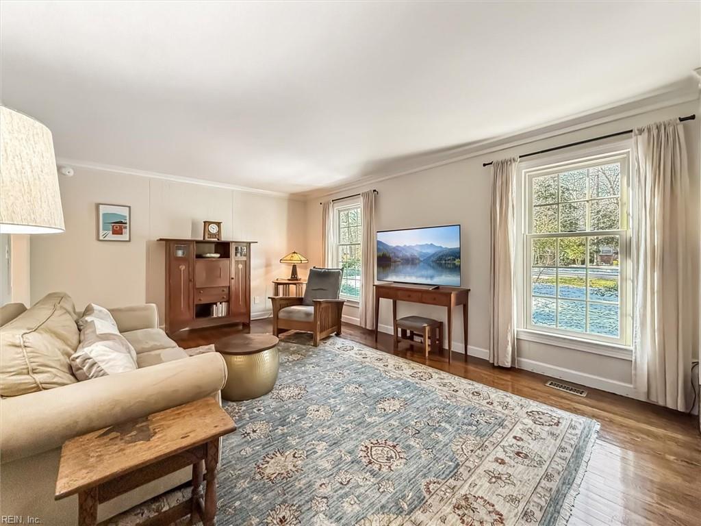 203 Woodbine DR