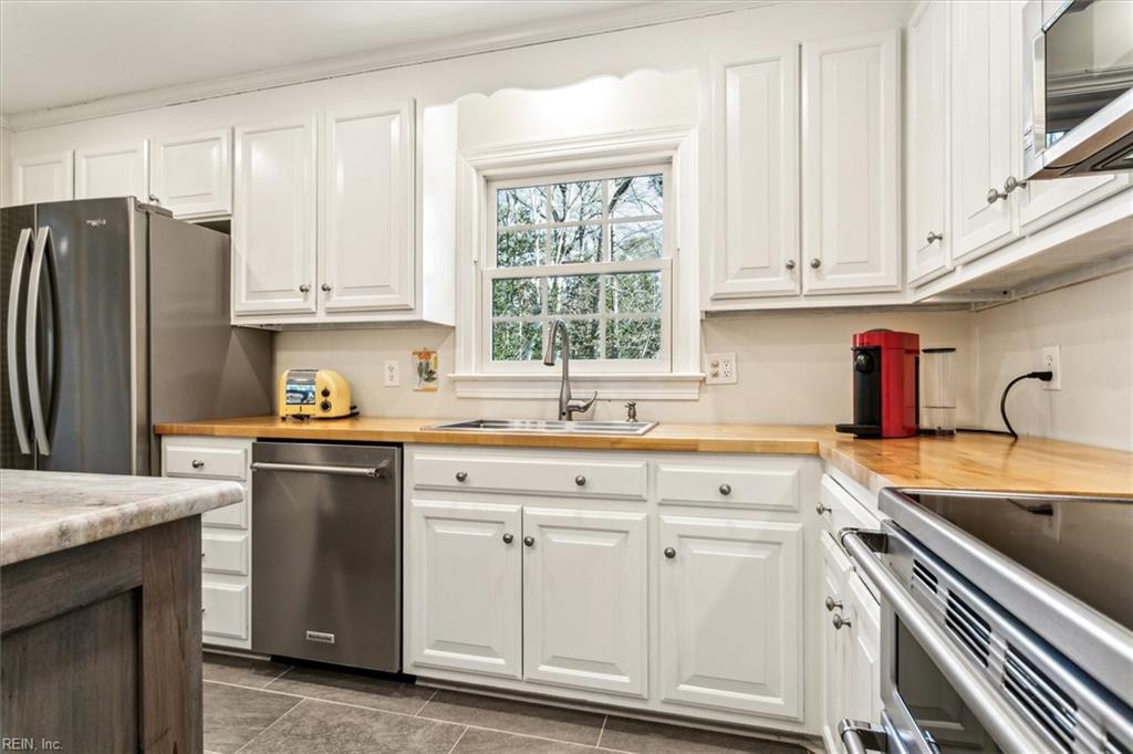 203 Woodbine DR
