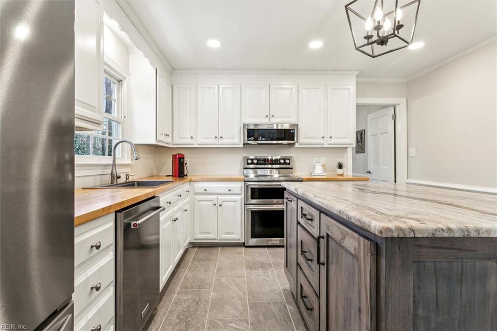 203 Woodbine DR