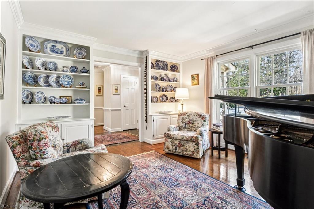 203 Woodbine DR
