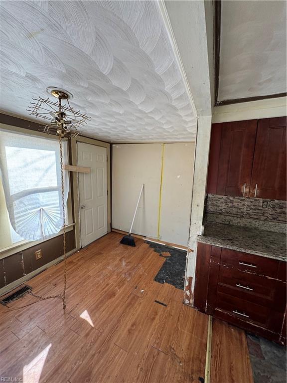 31 Jouett ST