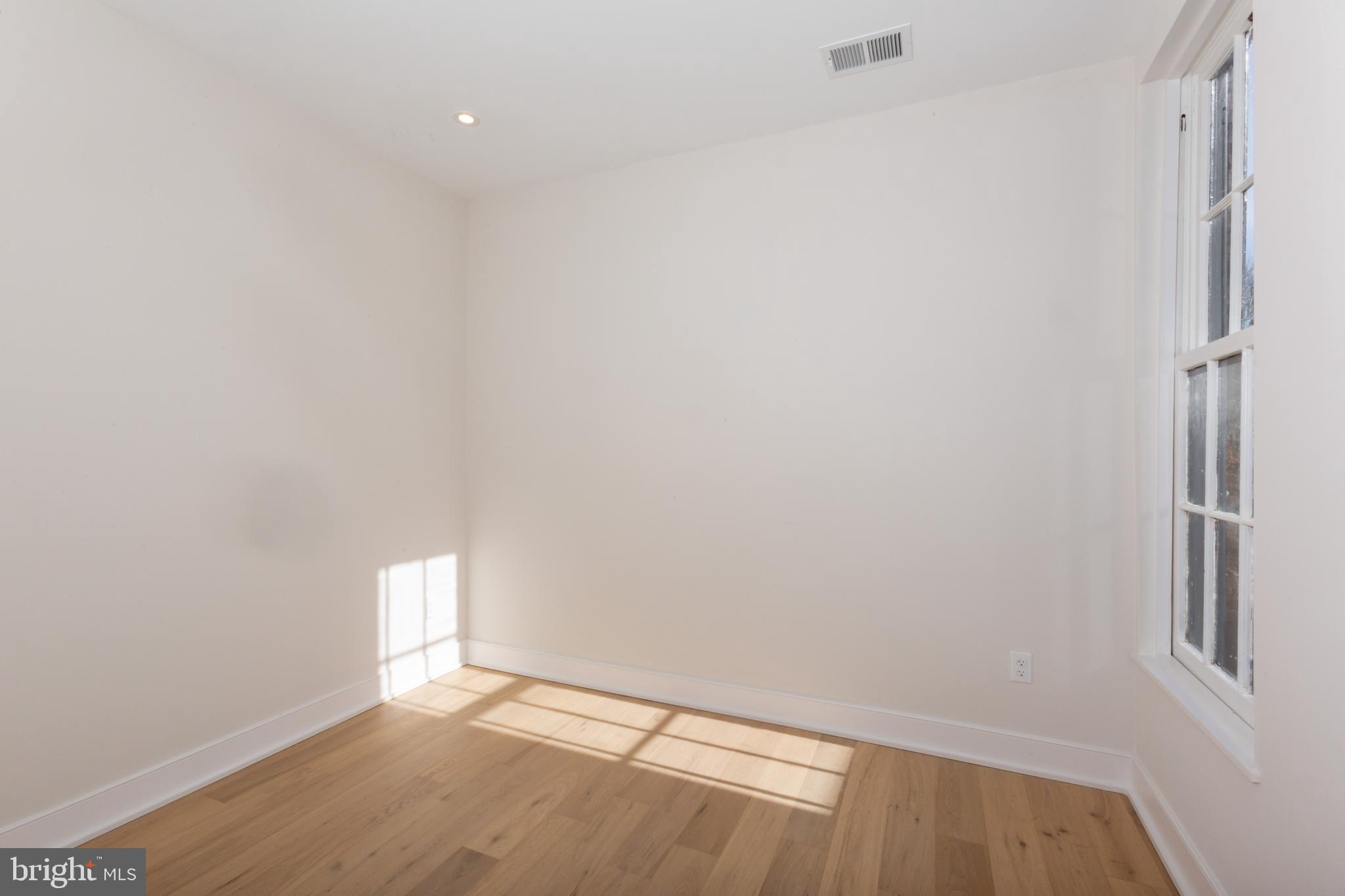 3012 Q St NW