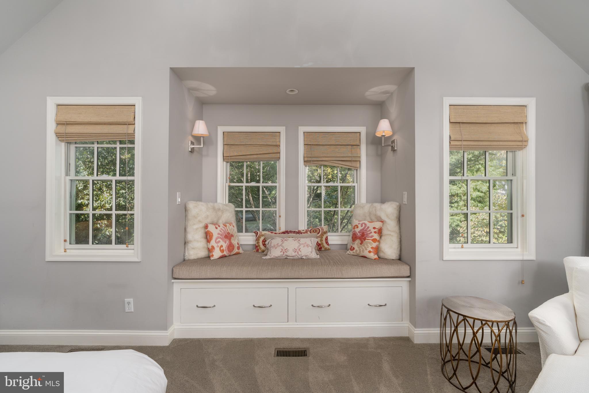 49 Observatory Cir NW