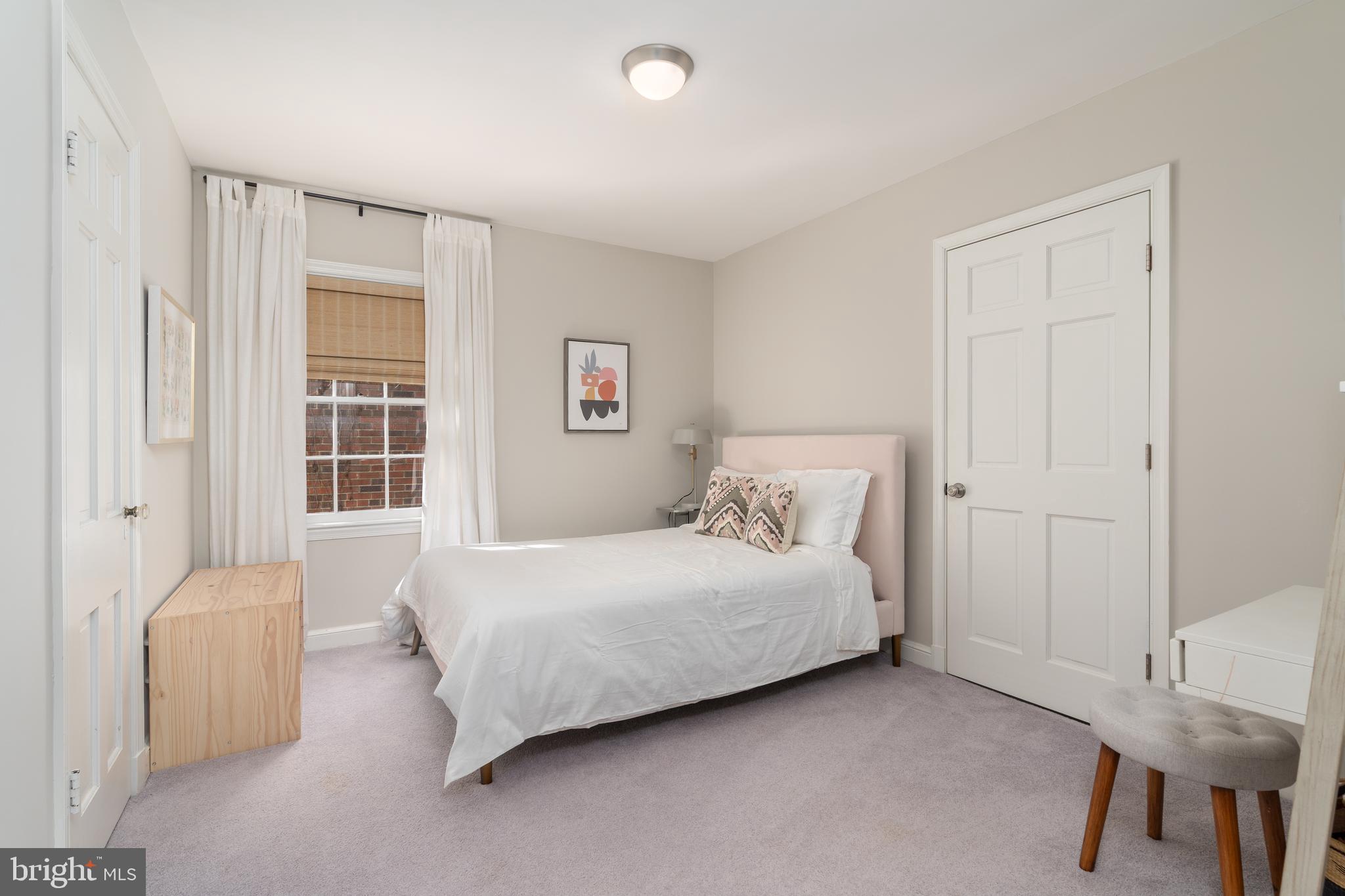 49 Observatory Cir NW