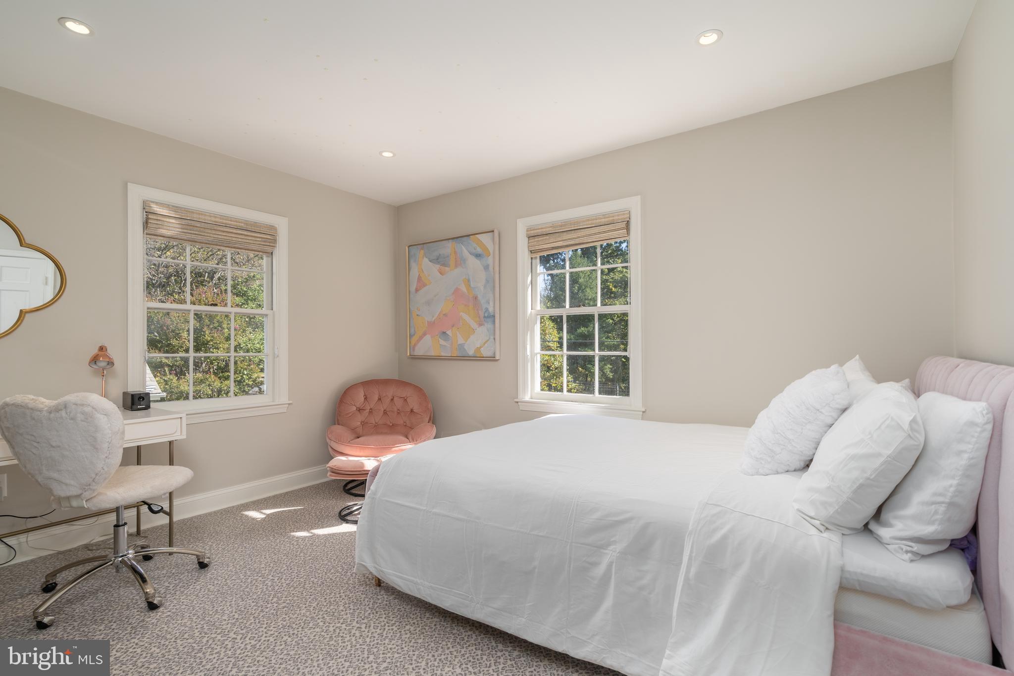 49 Observatory Cir NW