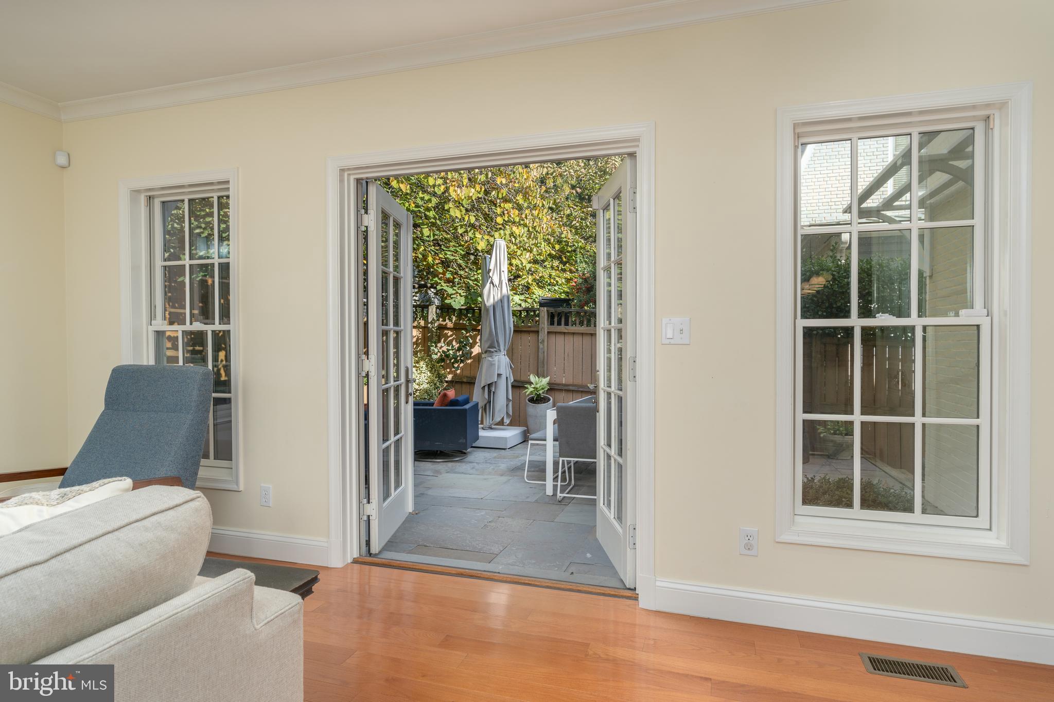 49 Observatory Cir NW