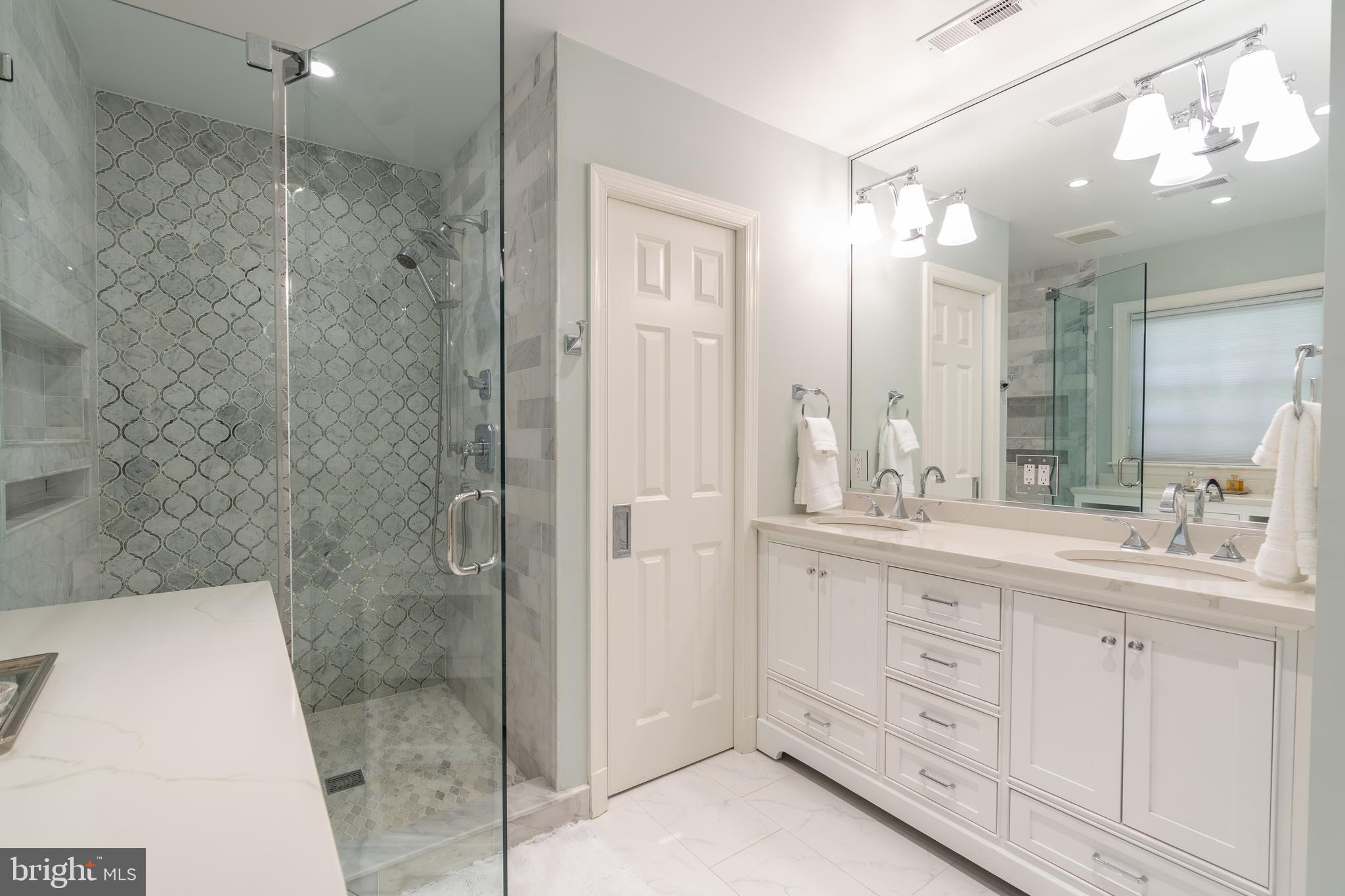 49 Observatory Cir NW