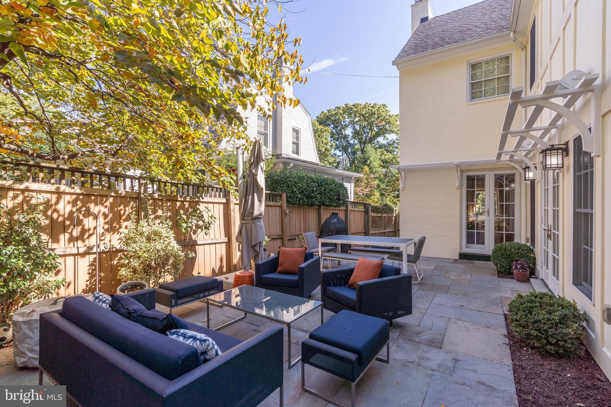 49 Observatory Cir NW