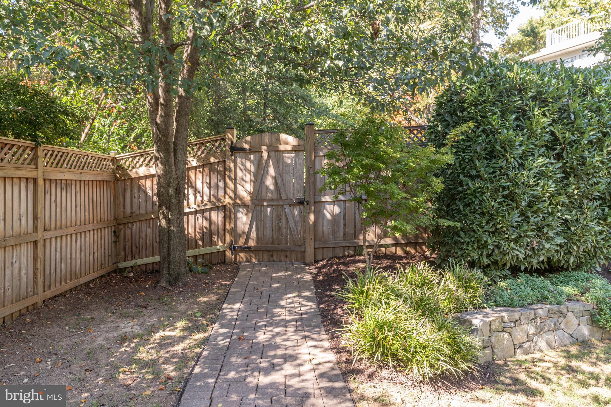 49 Observatory Cir NW