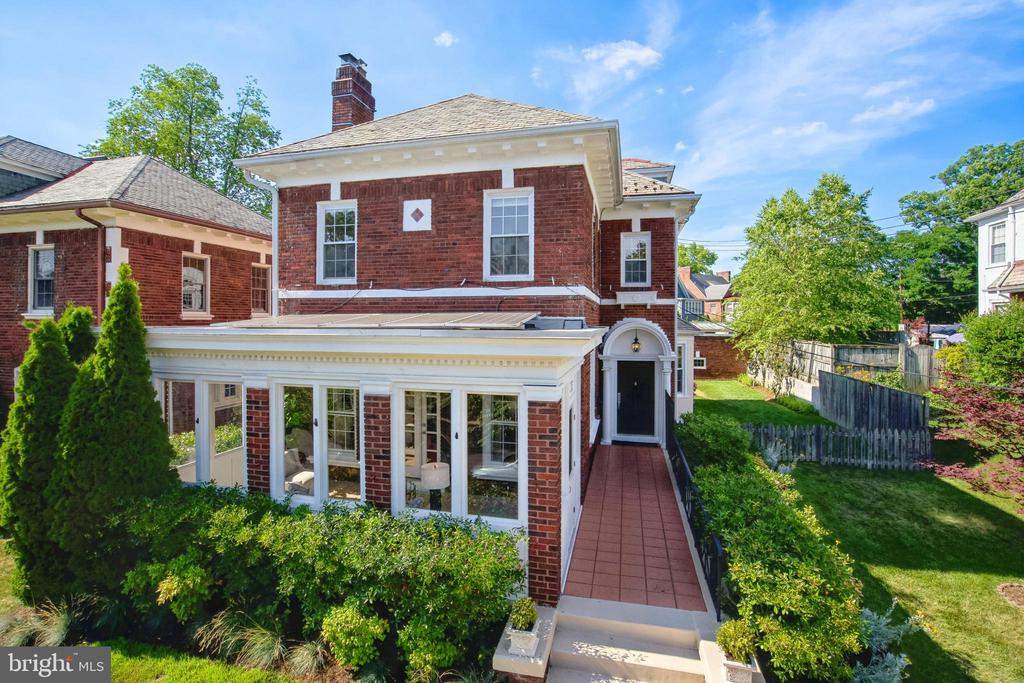 1705 Allison St NW