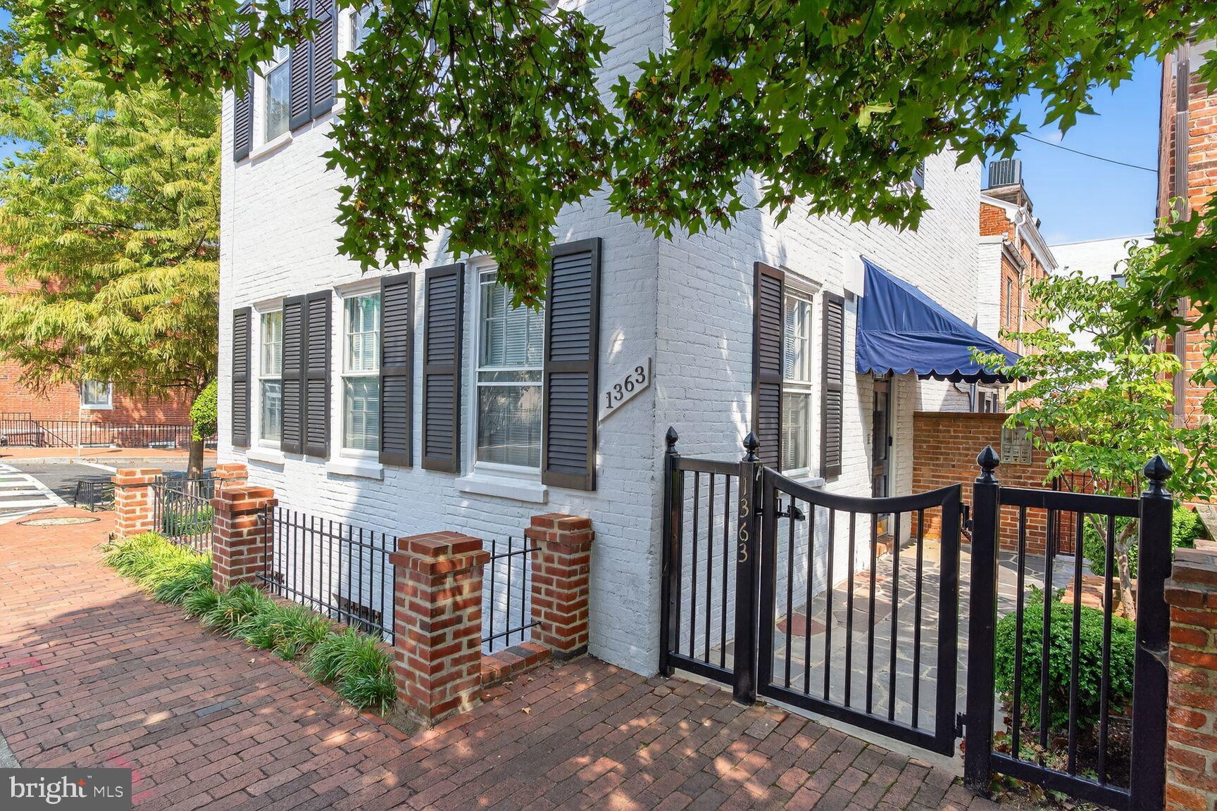 1363 28TH STREET NW