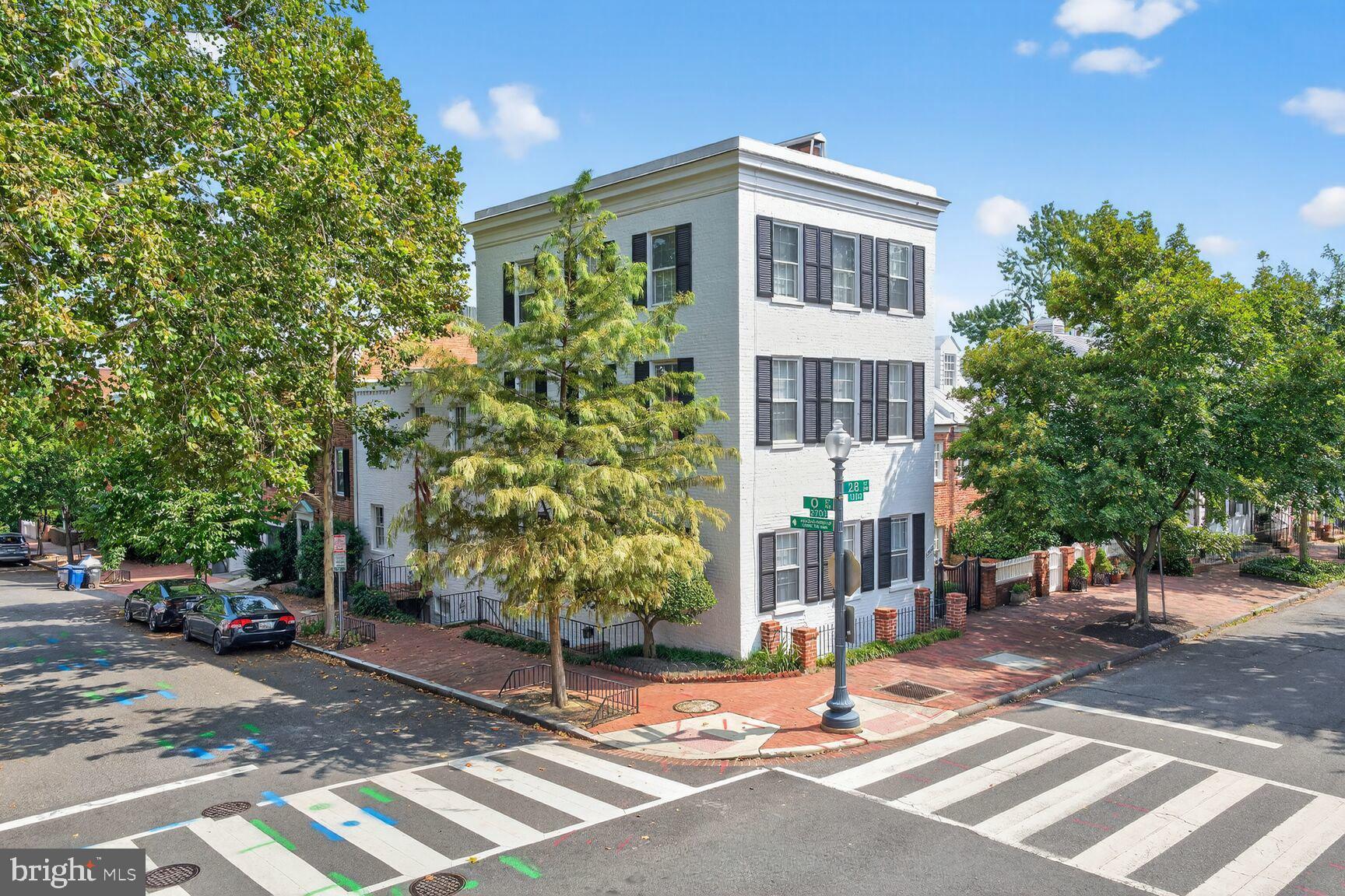 1363 28TH STREET NW