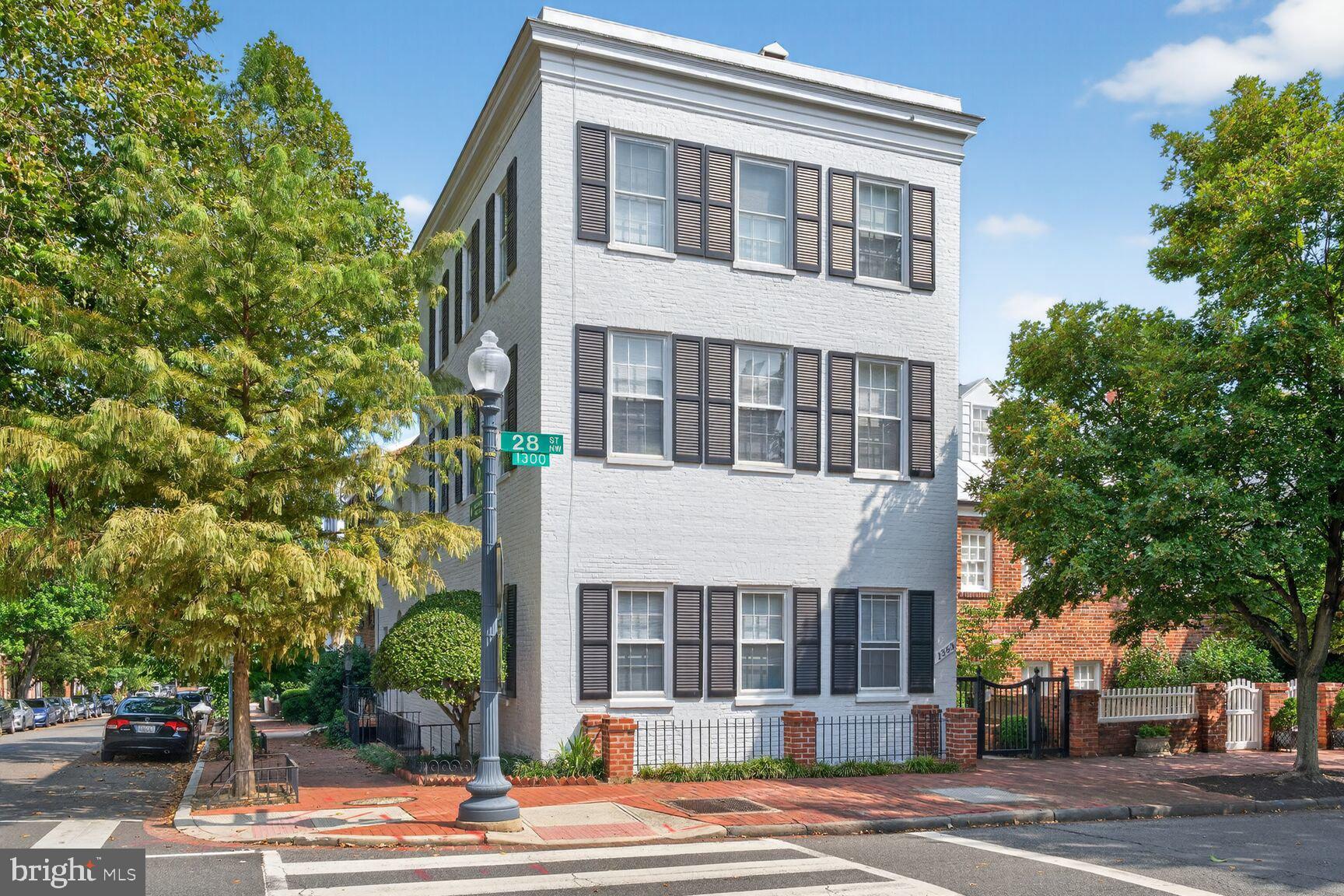 1363 28TH STREET NW