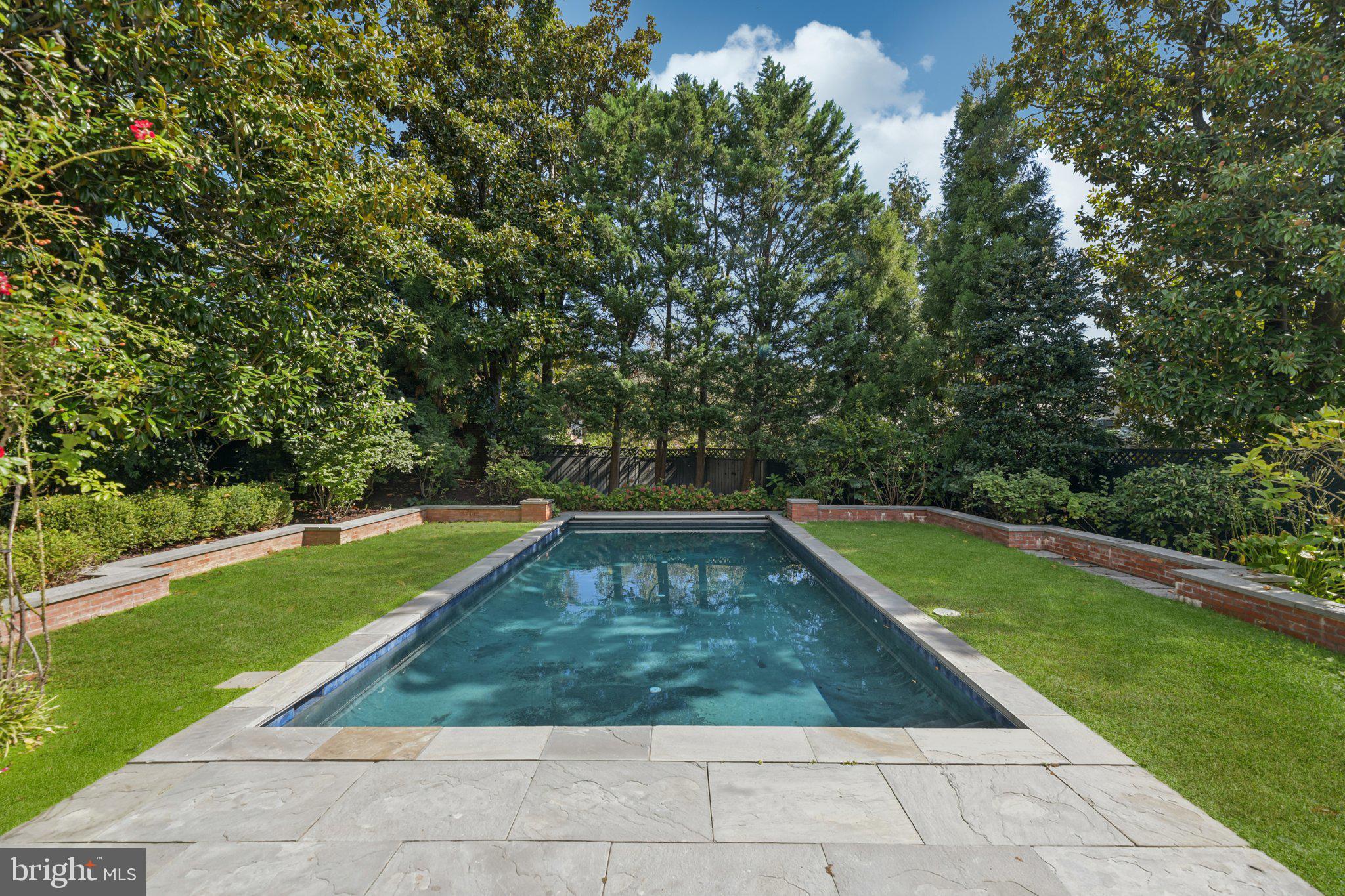 1545 35TH STREET NW