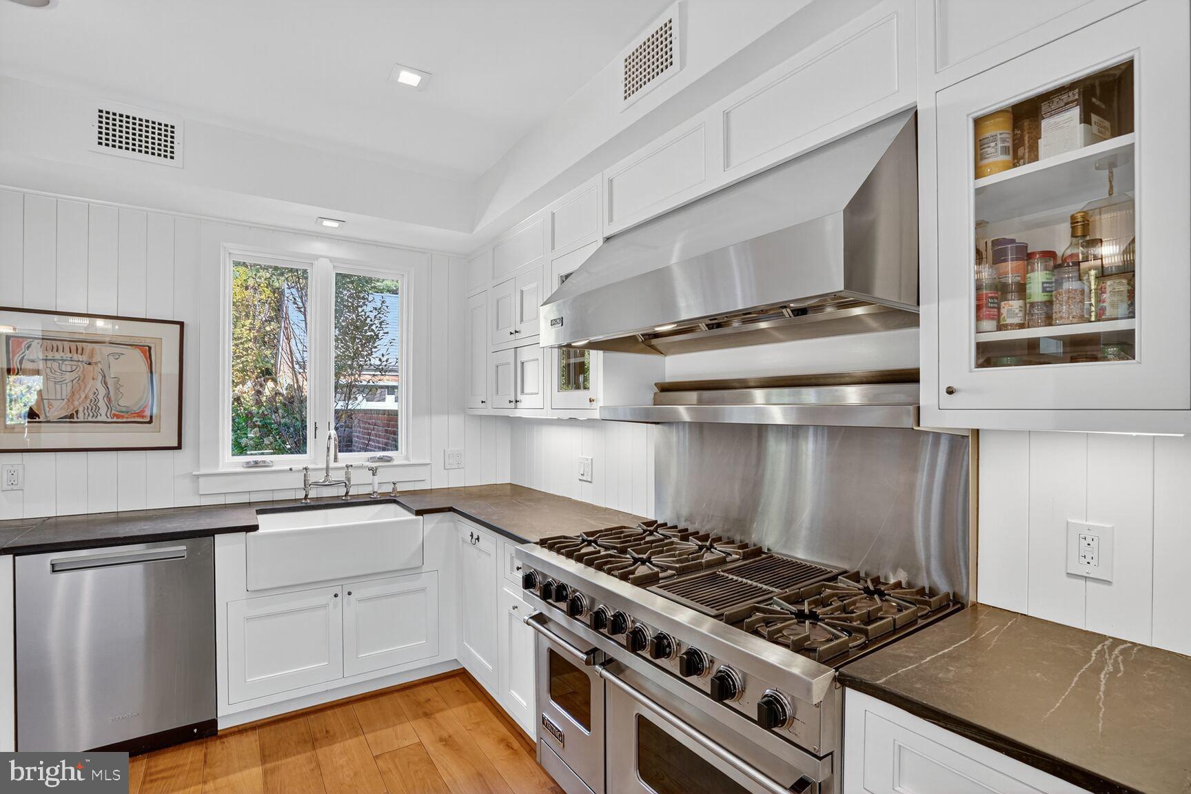 4509 LOWELL STREET NW