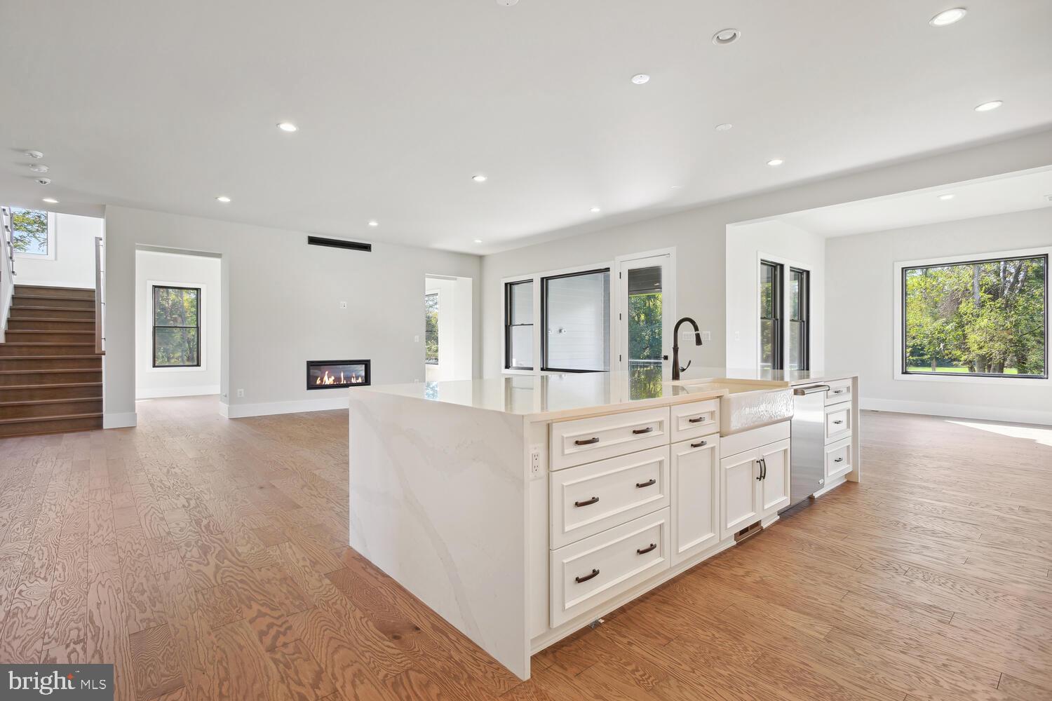 661 Stratford Hill Ct