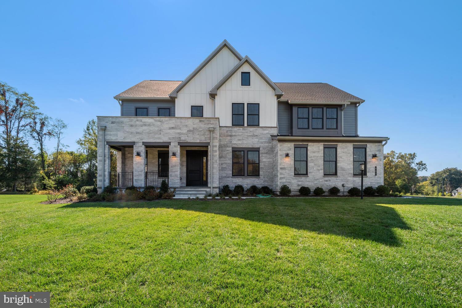 661 Stratford Hill Ct
