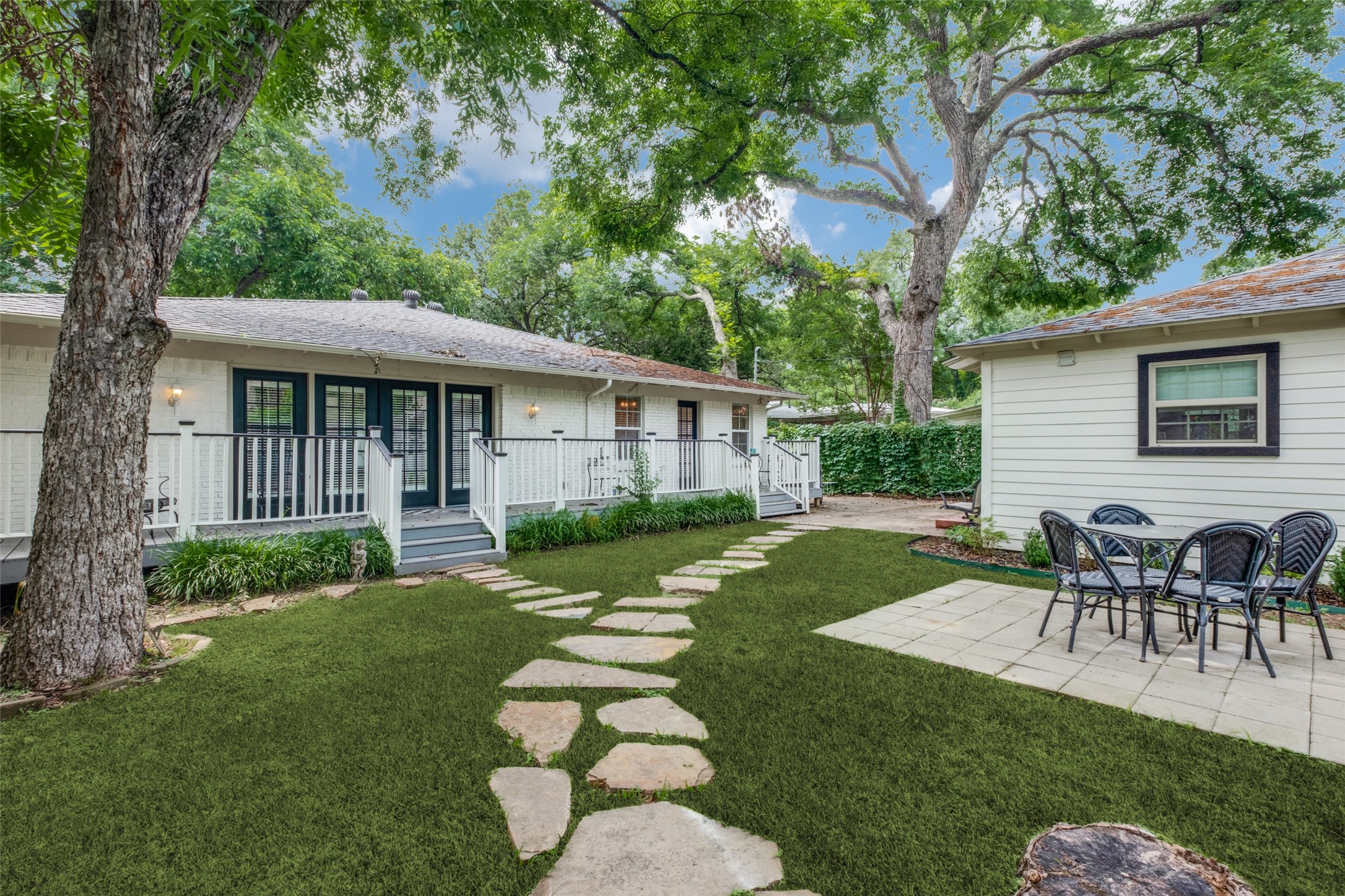 2611 Pasadena Place