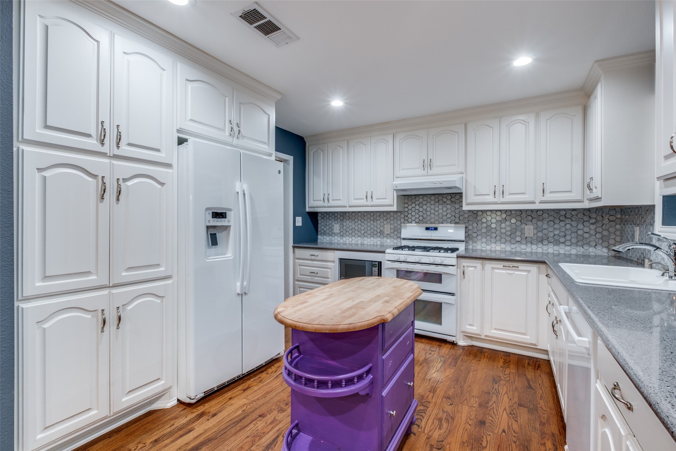 2611 Pasadena Place