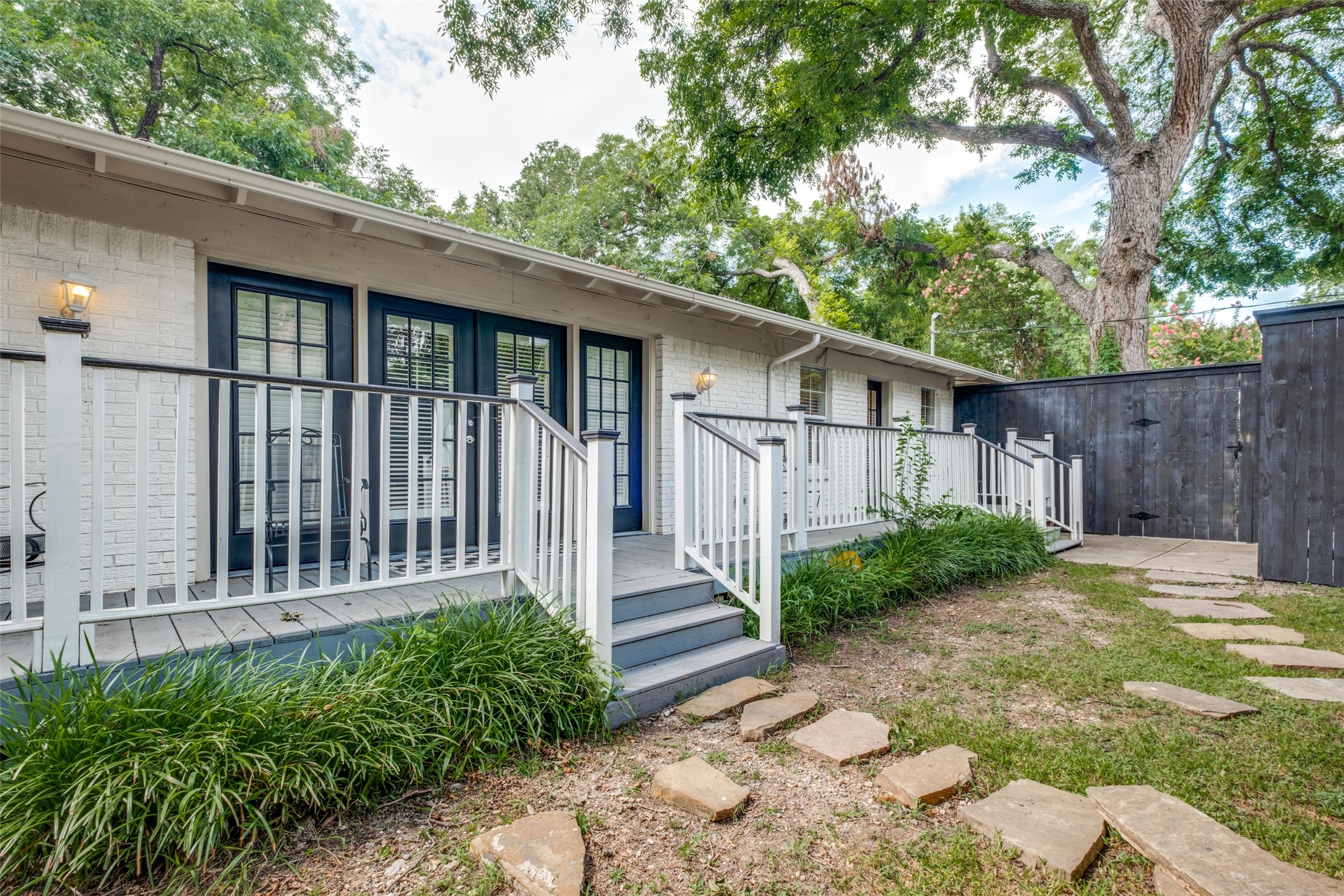 2611 Pasadena Place