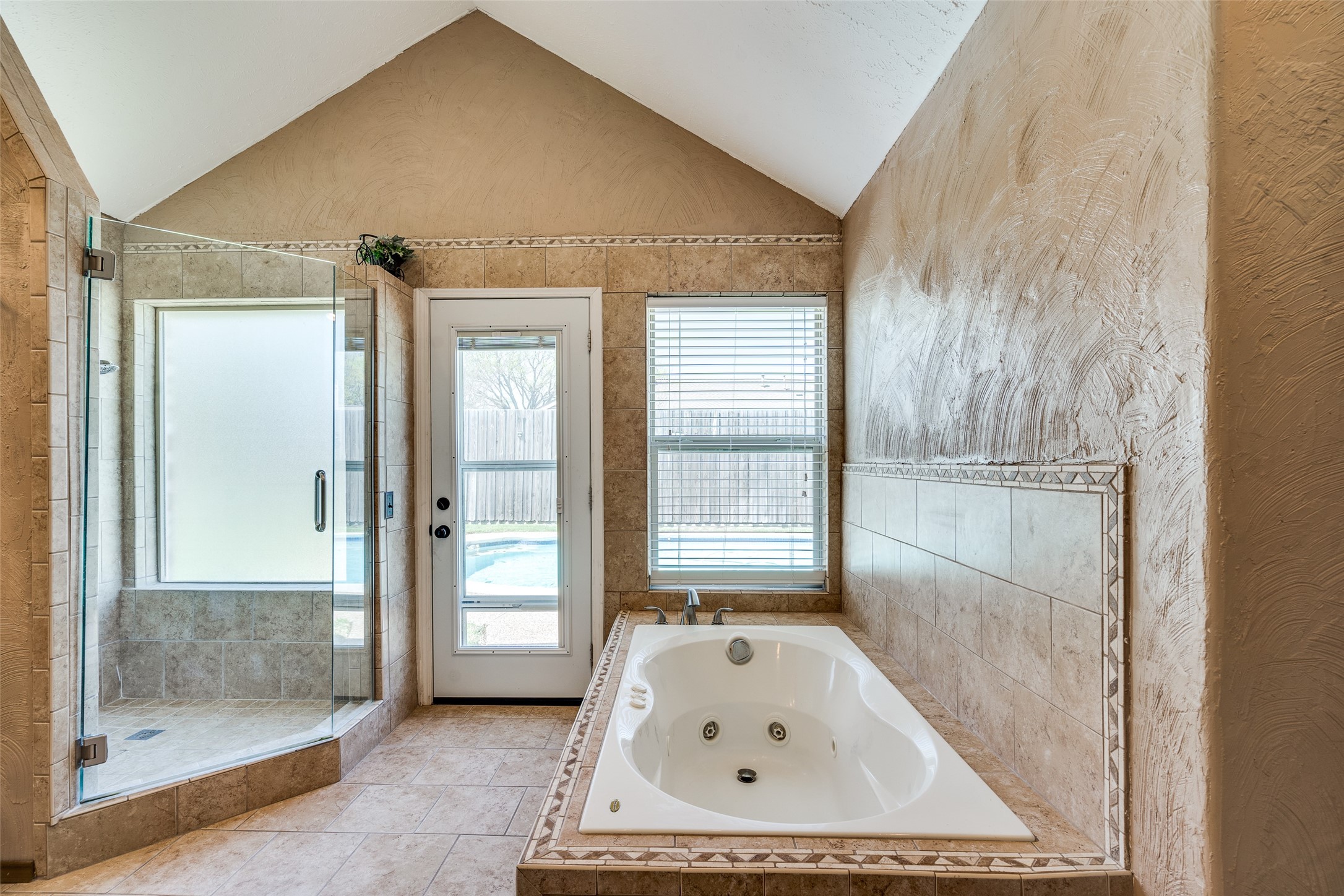 2121 Woodburn Corners