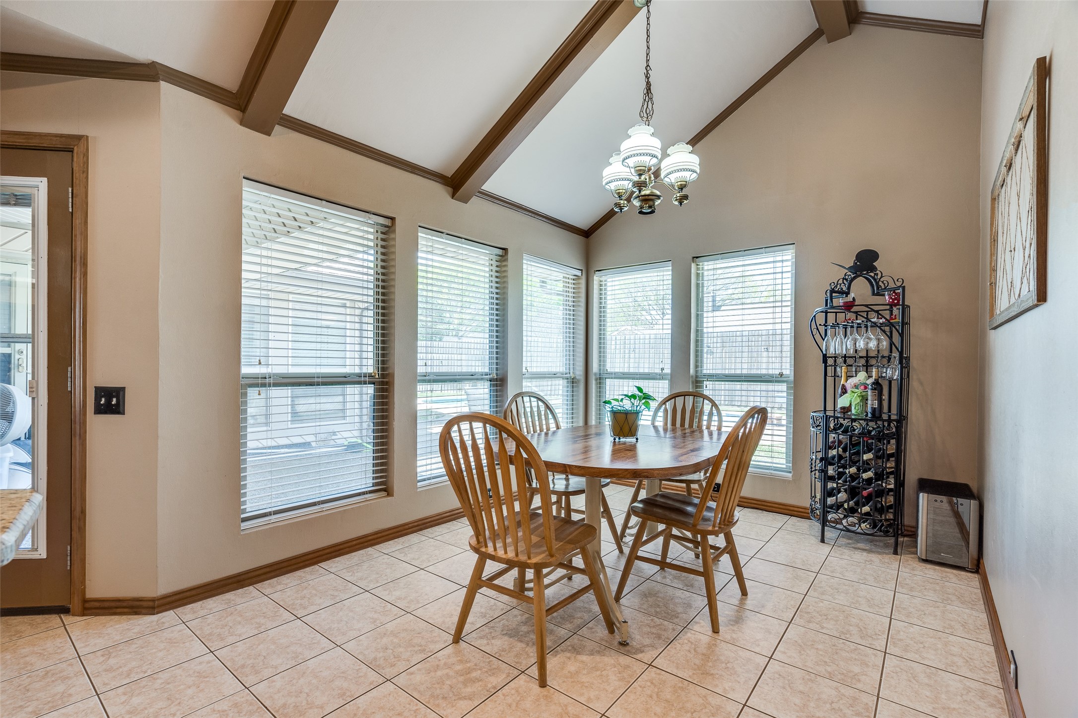 2121 Woodburn Corners