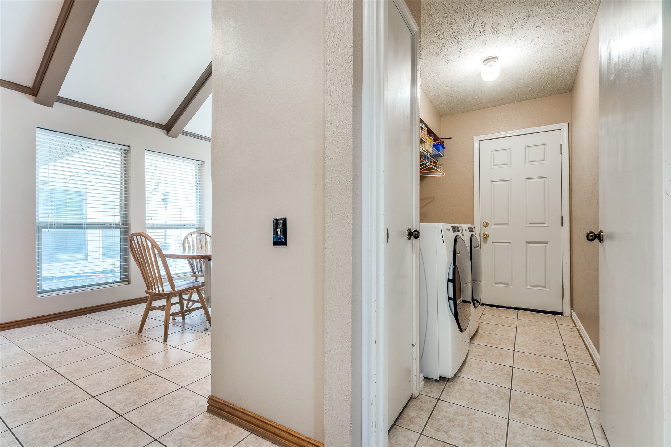2121 Woodburn Corners