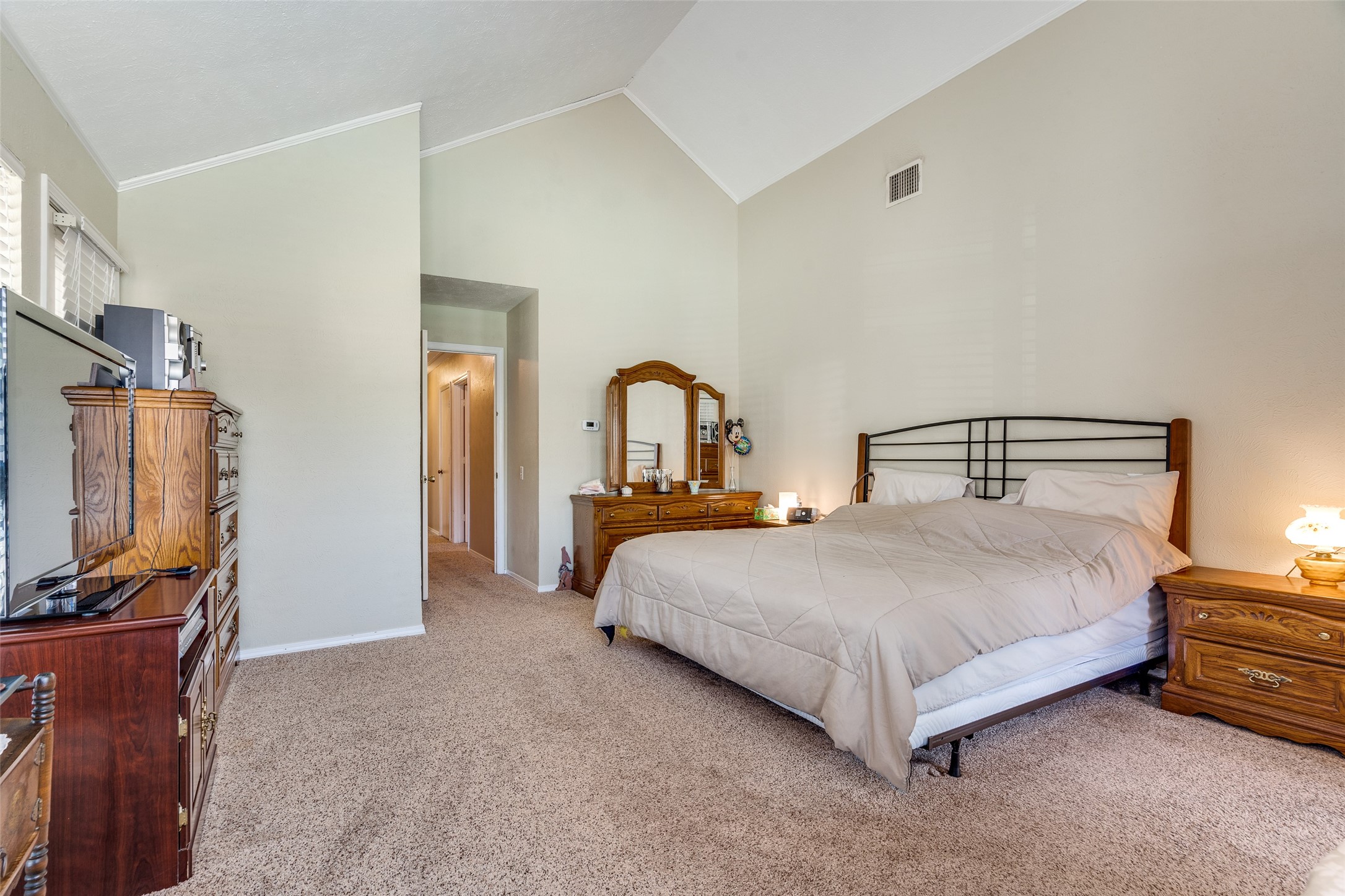 2121 Woodburn Corners