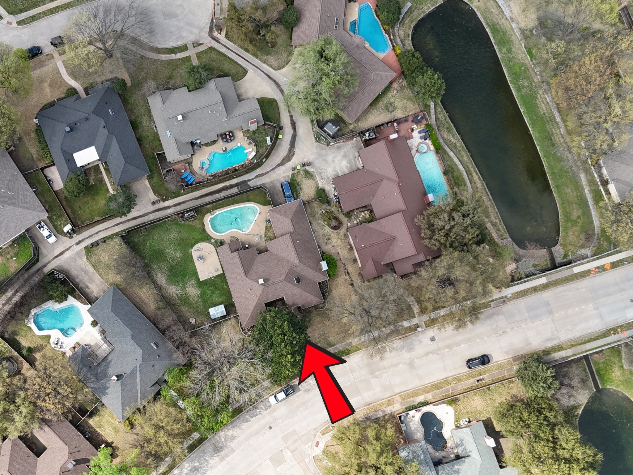 2121 Woodburn Corners