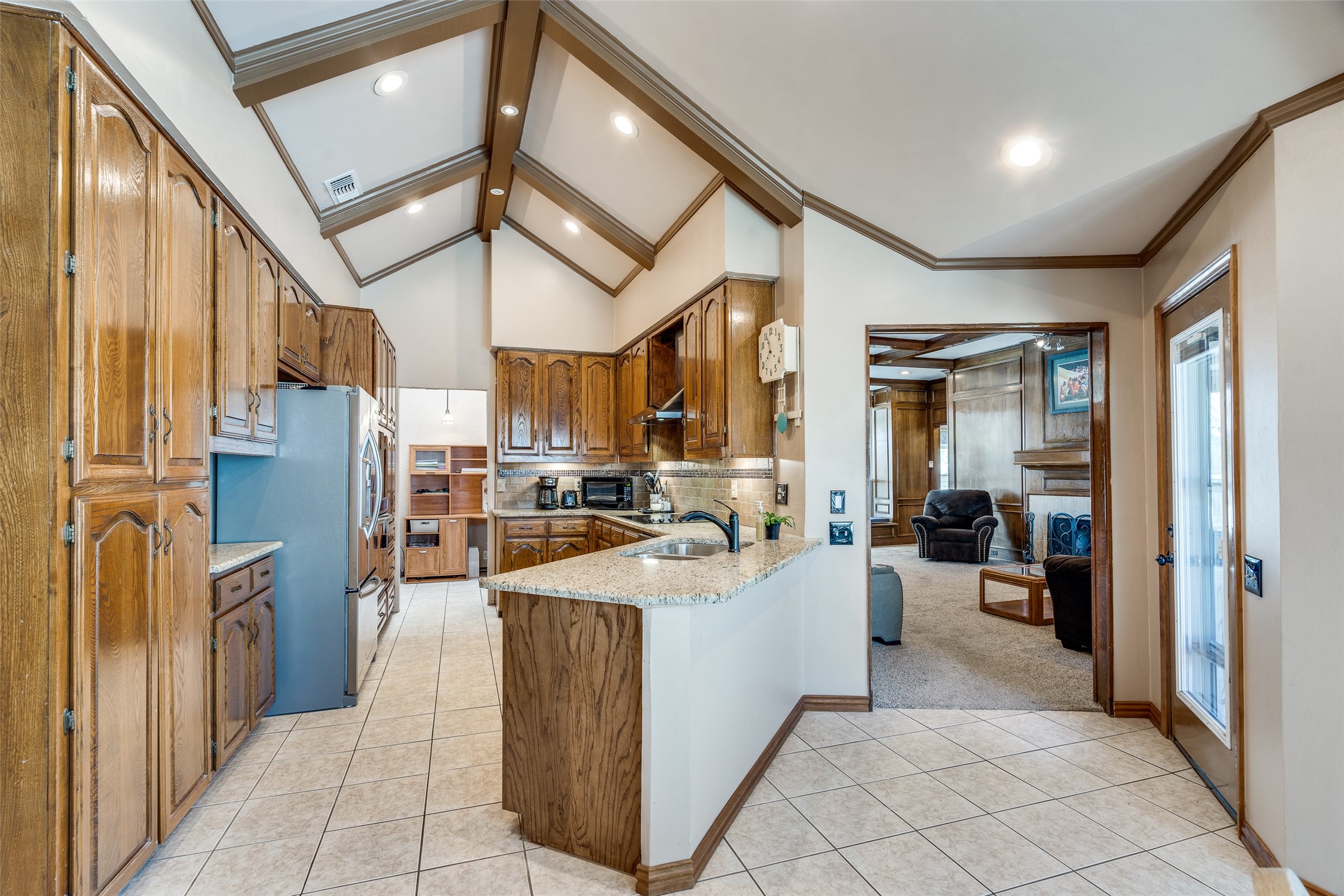 2121 Woodburn Corners