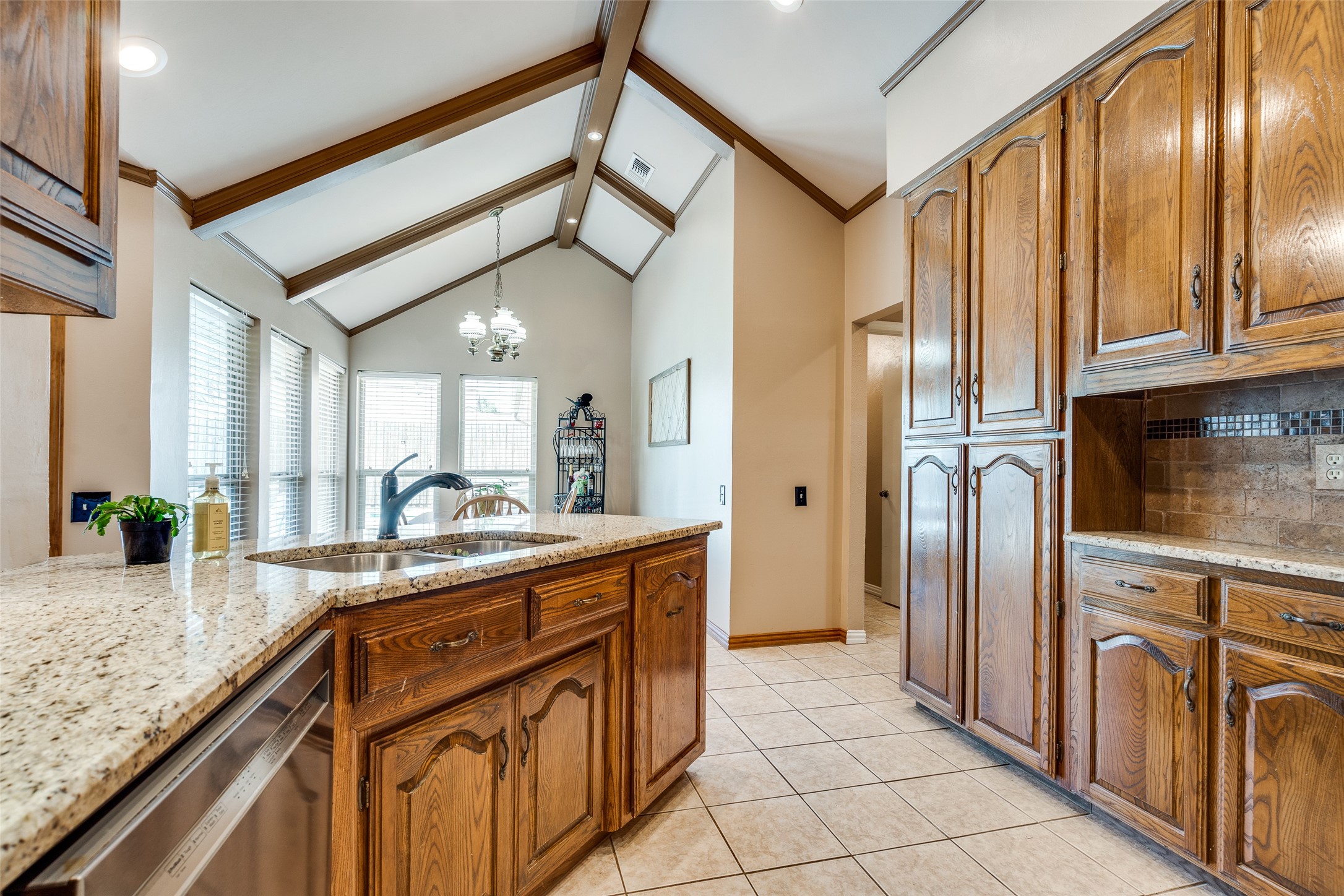 2121 Woodburn Corners