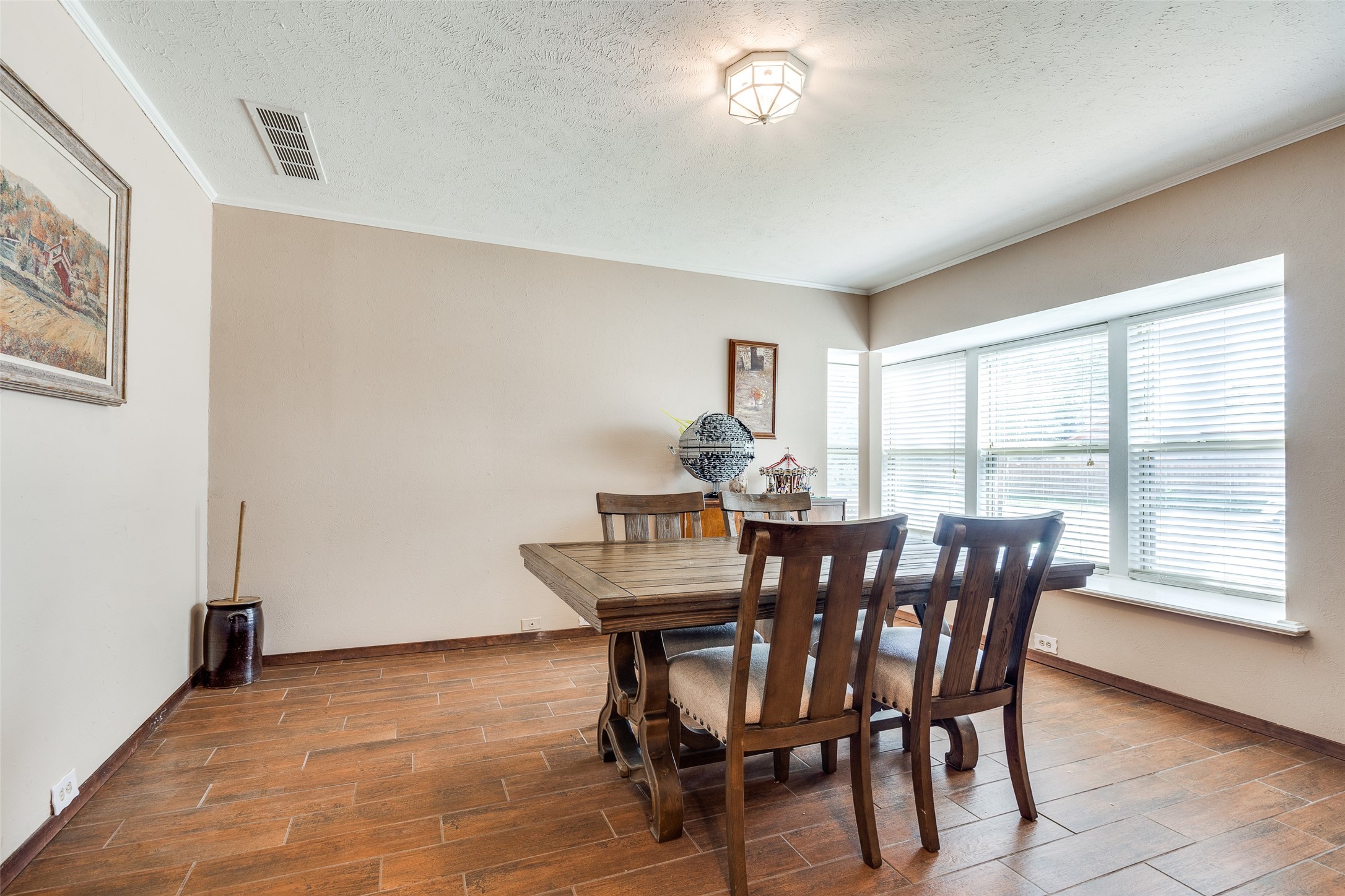 2121 Woodburn Corners