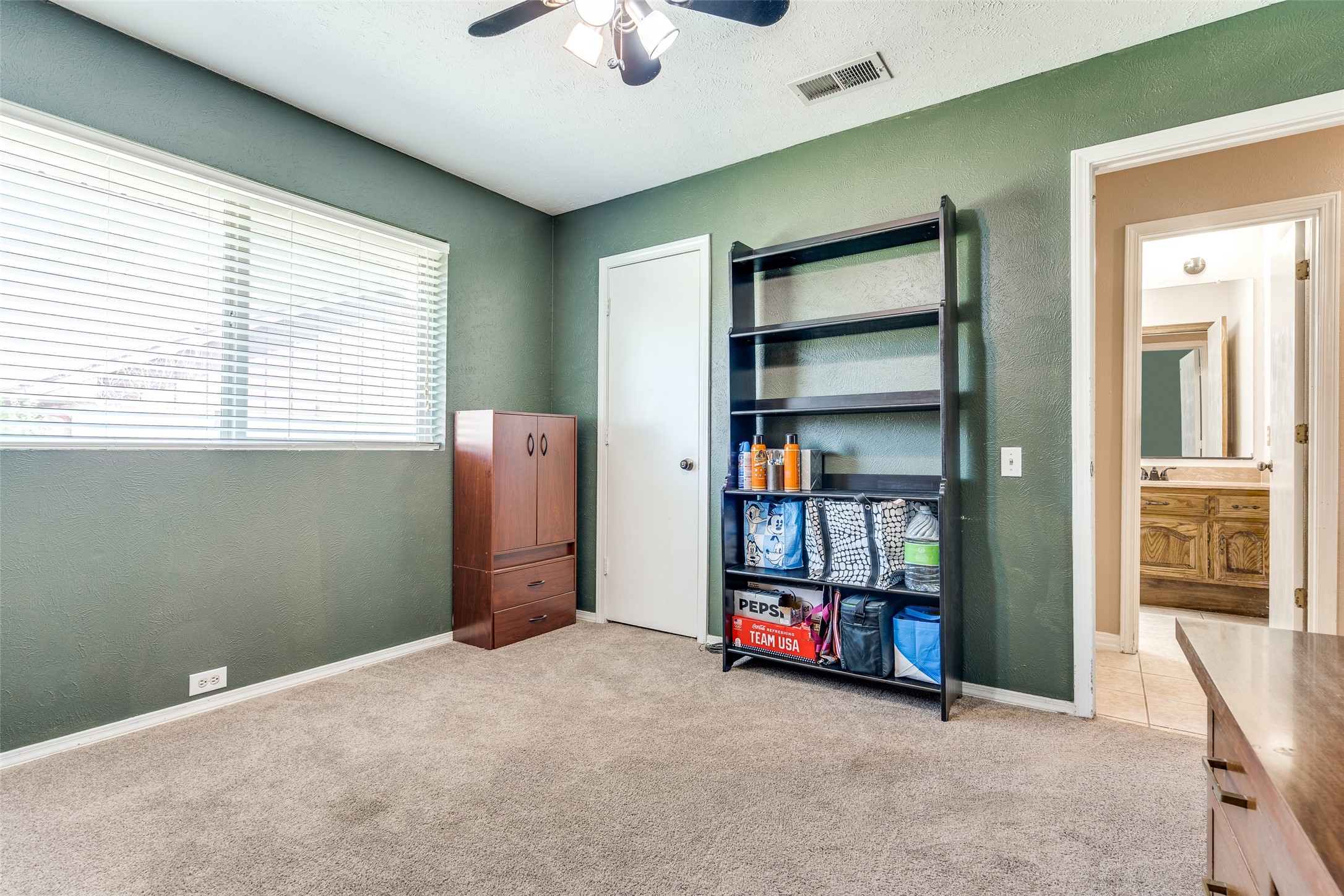 2121 Woodburn Corners