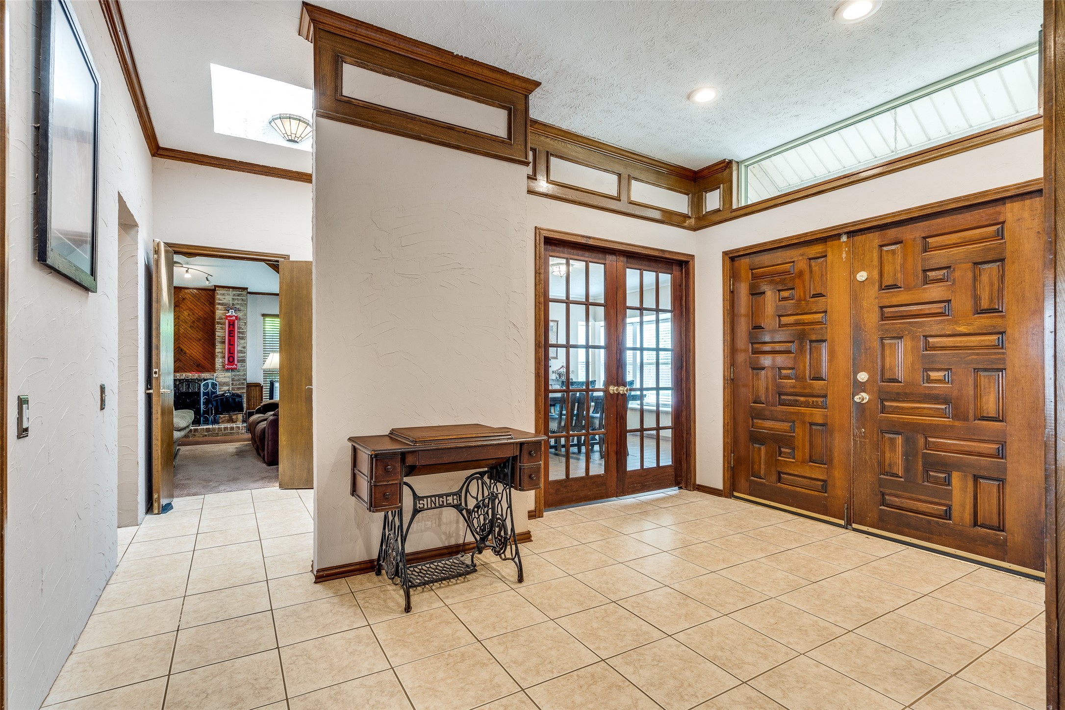 2121 Woodburn Corners