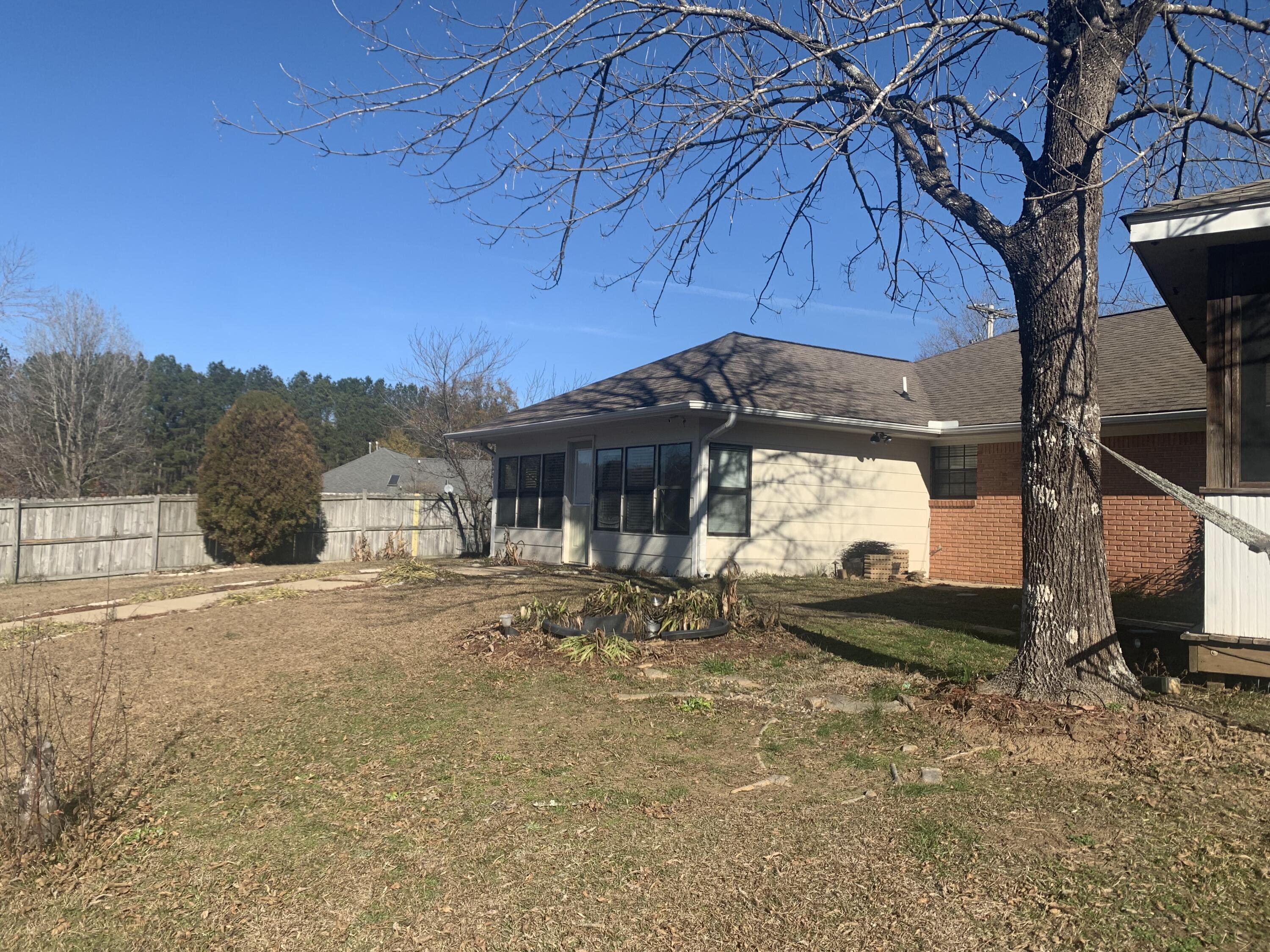 226 Green Hollow Cir