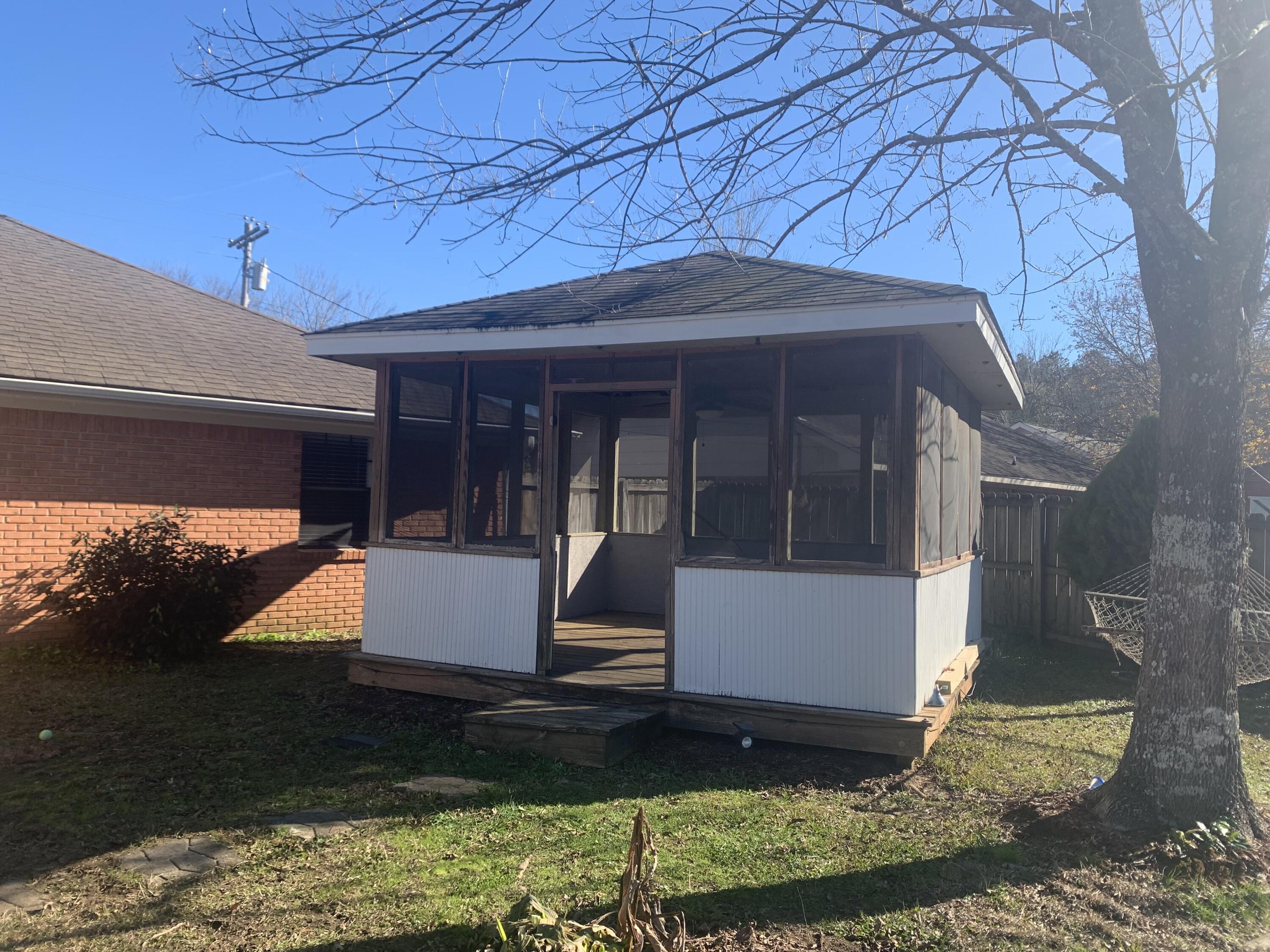 226 Green Hollow Cir