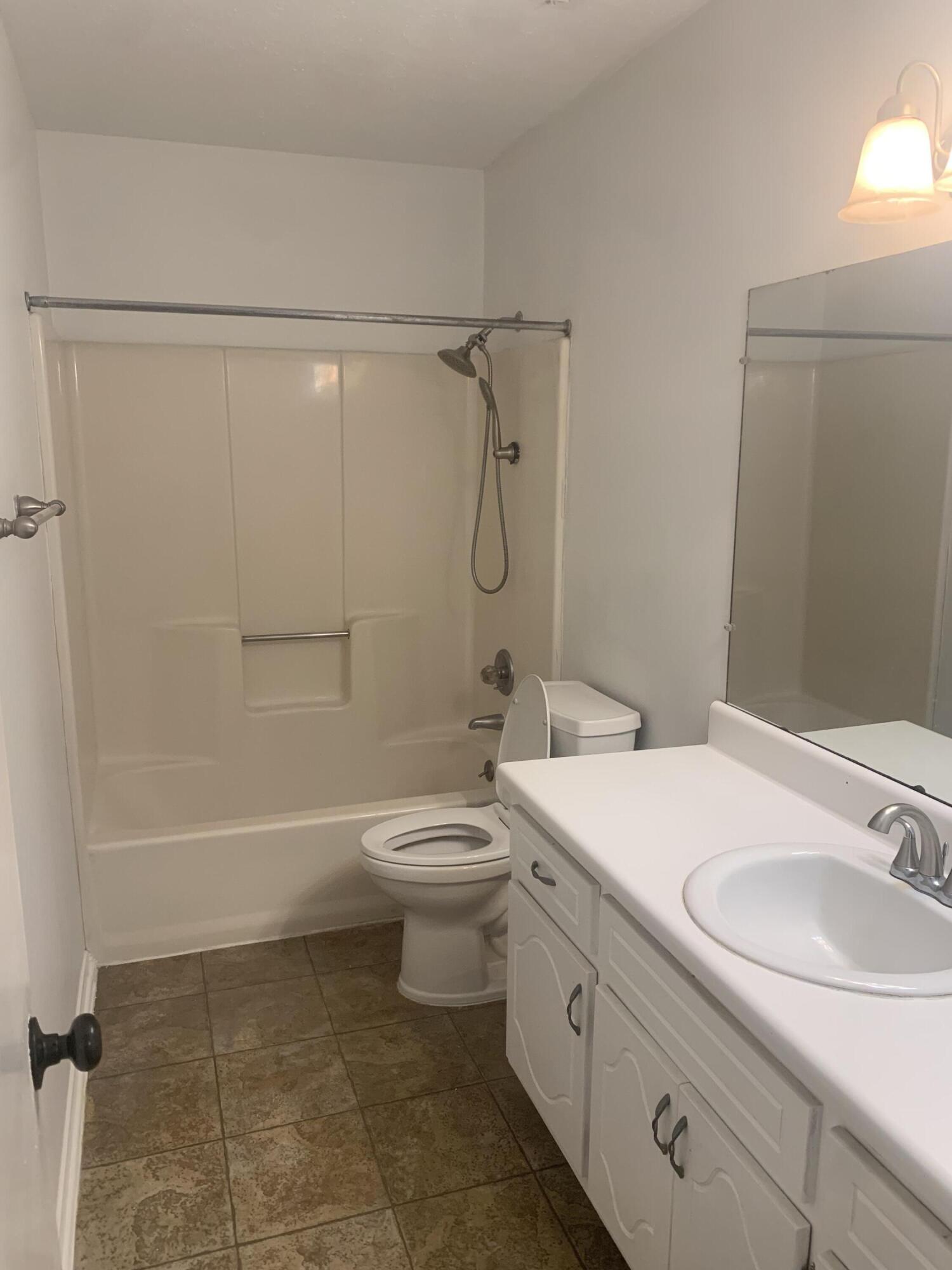 226 Green Hollow Cir