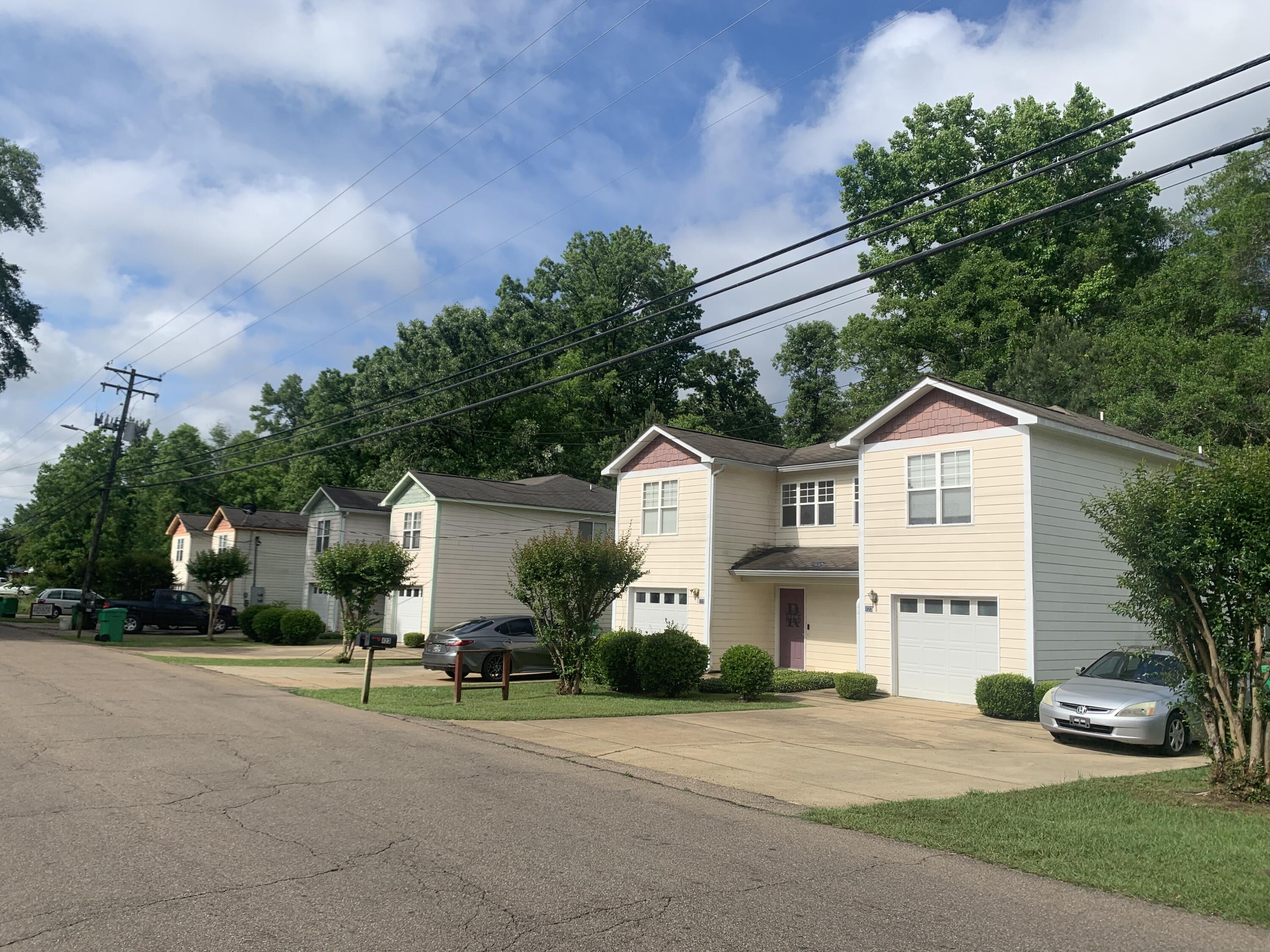 413-423 N McCrary Road