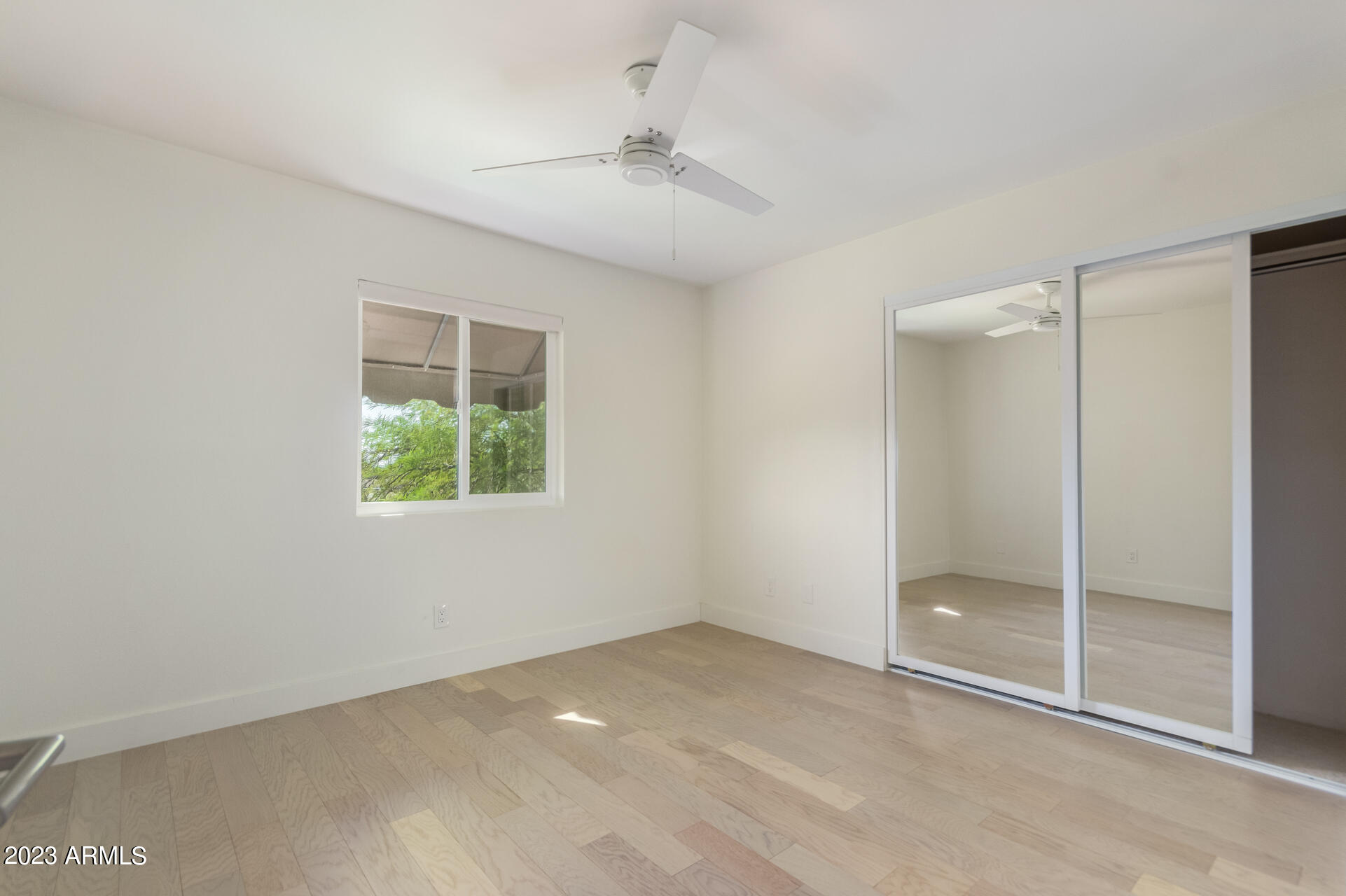 827 E COCHISE Drive Unit: B