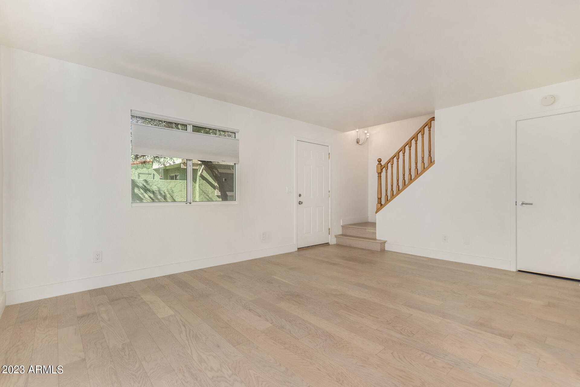 827 E COCHISE Drive Unit: B