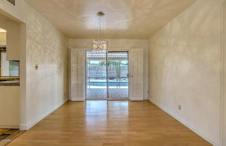 6129 E EDGEMONT Avenue