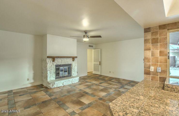 6129 E EDGEMONT Avenue