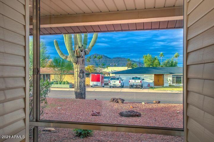 6129 E EDGEMONT Avenue